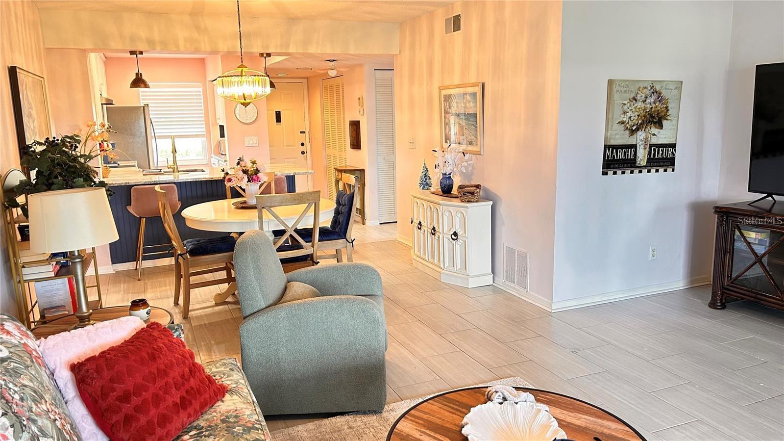 Image 9 of 21 For 433 Cerromar Lane 331