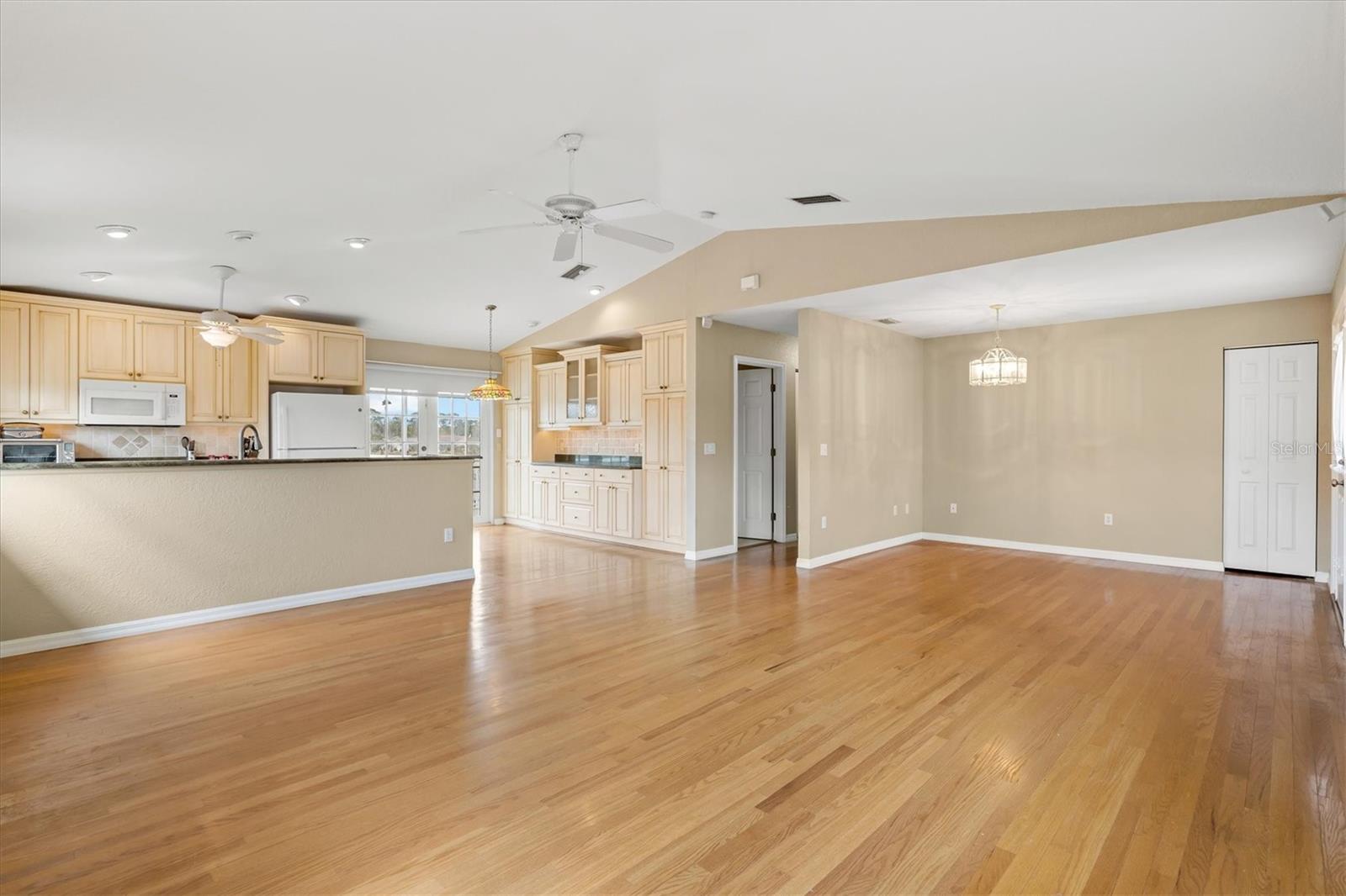 Image 13 of 73 For 2310 Englewood Road