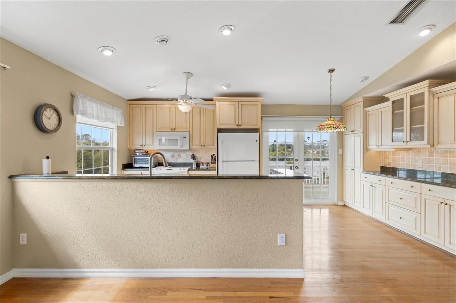 Image 17 of 73 For 2310 Englewood Road