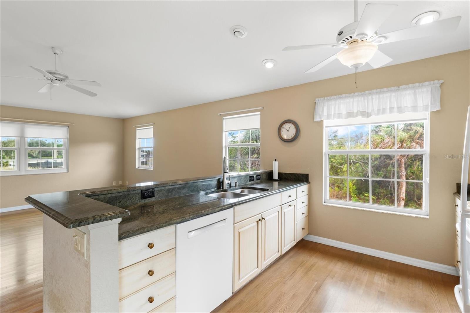 Image 27 of 73 For 2310 Englewood Road