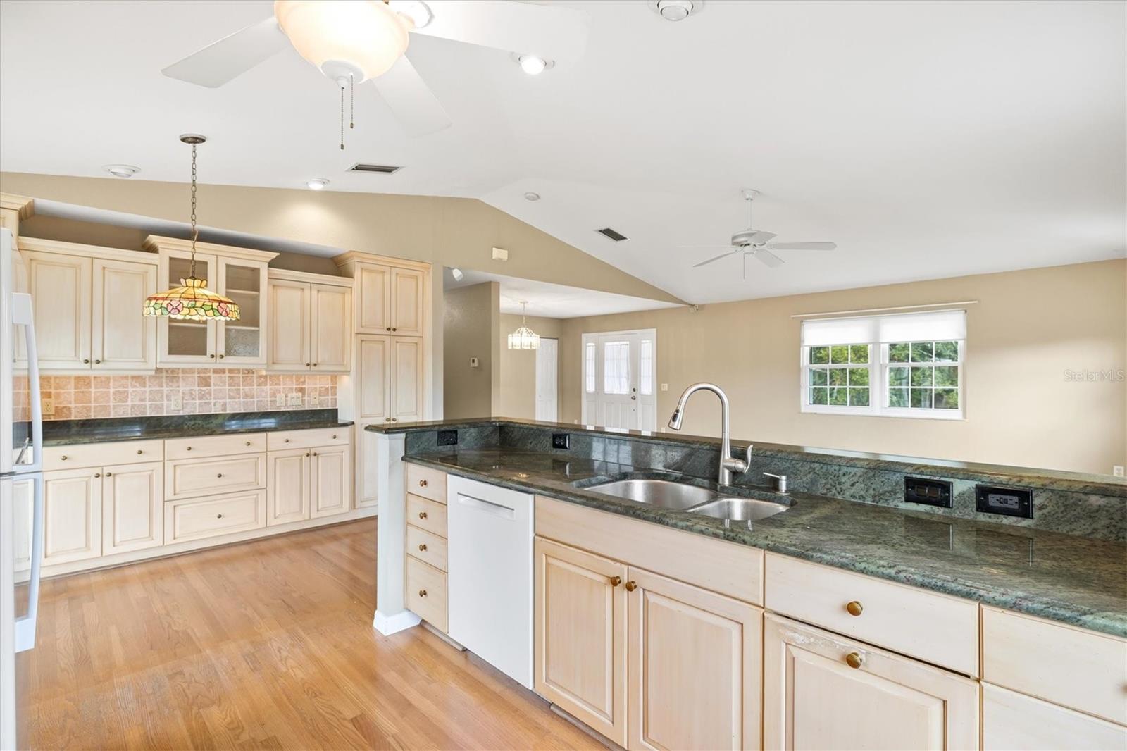 Image 28 of 73 For 2310 Englewood Road