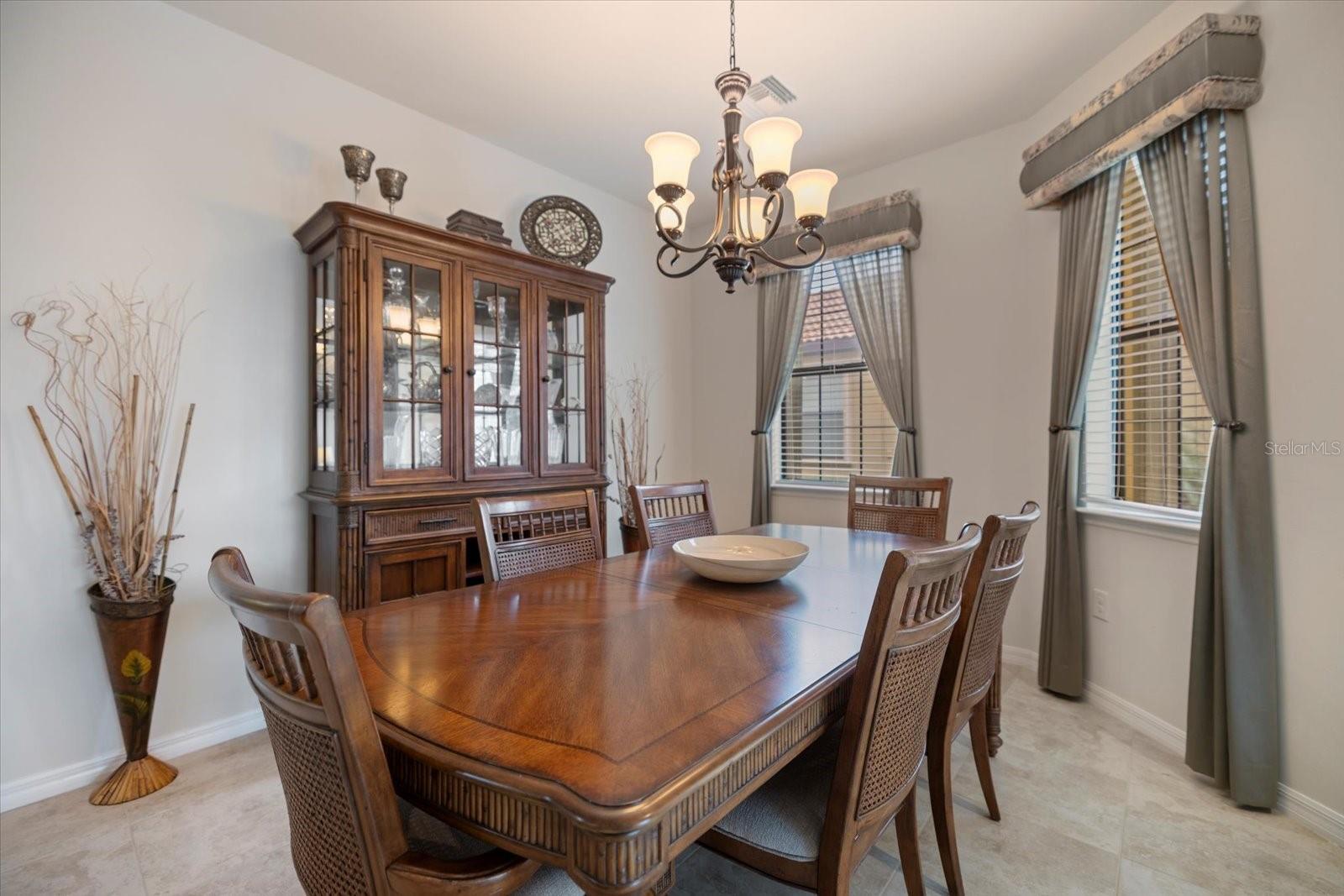 Image 11 of 38 For 2447 Daisy Drive