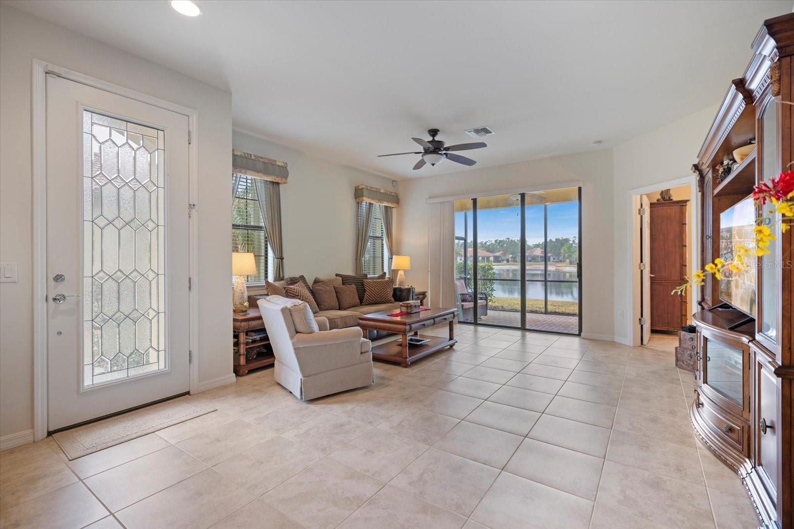 Image 14 of 38 For 2447 Daisy Drive