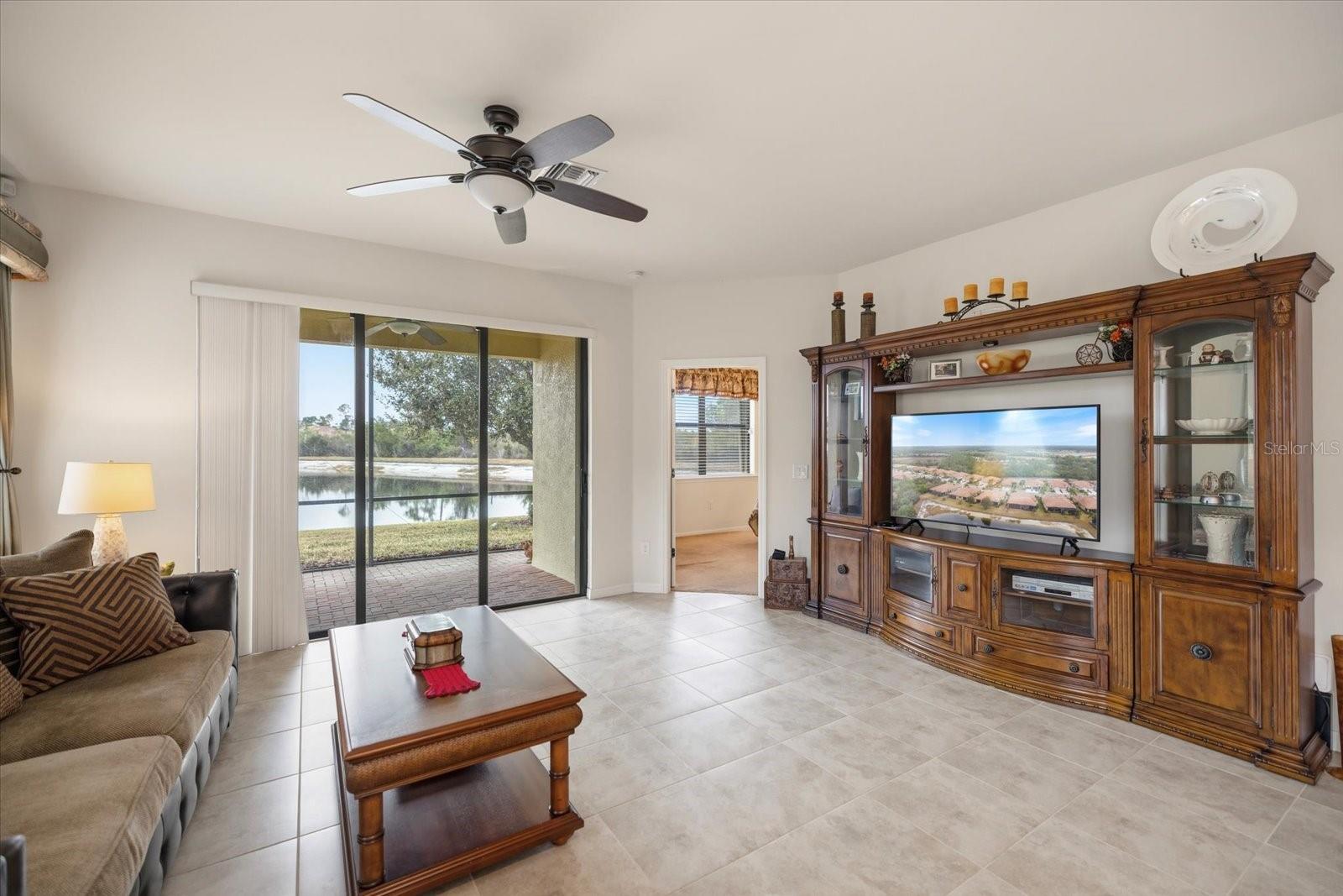 Image 18 of 38 For 2447 Daisy Drive