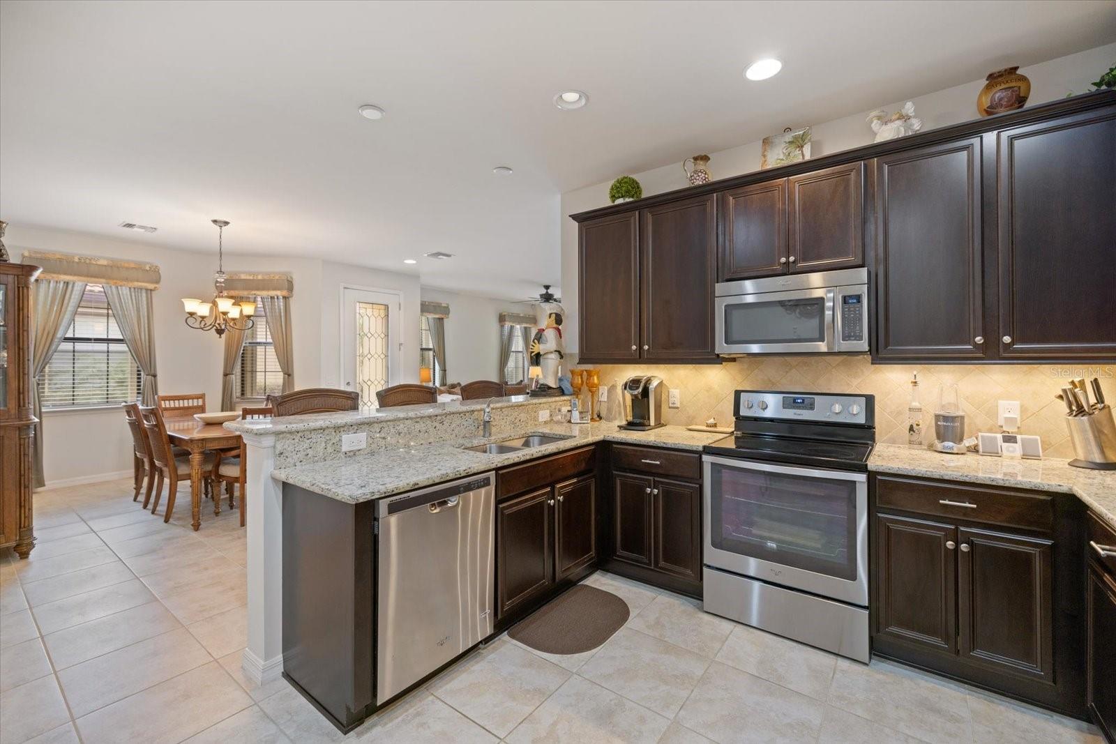 Image 9 of 38 For 2447 Daisy Drive