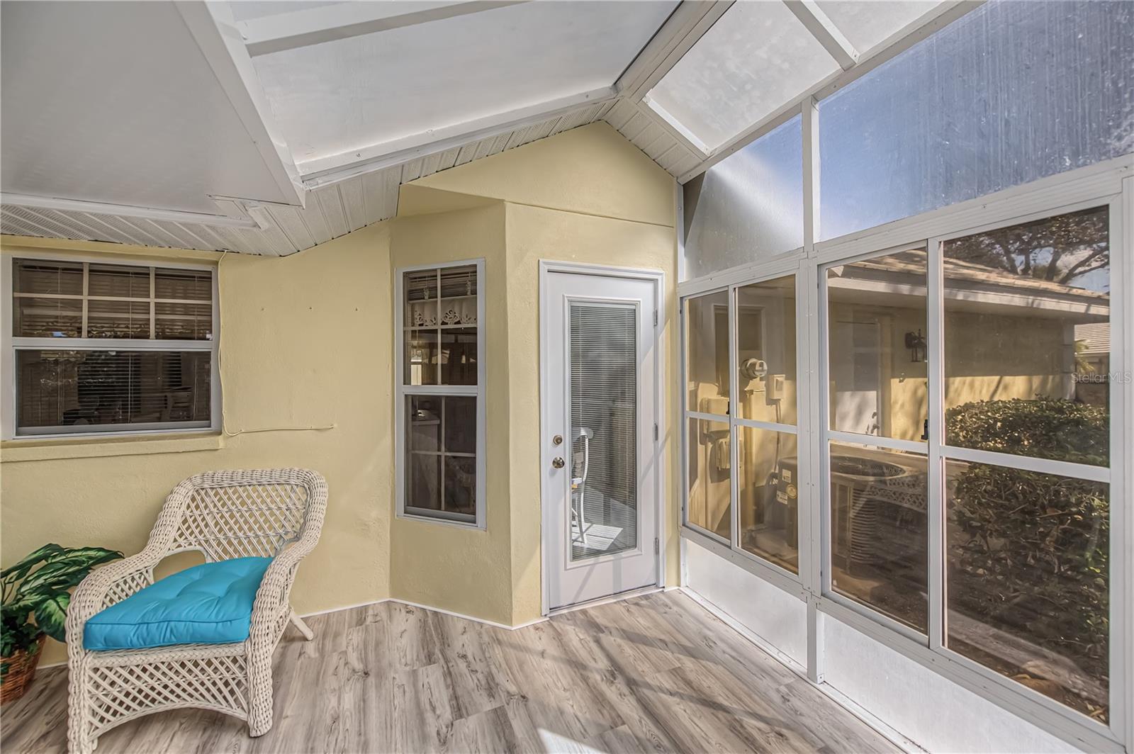 Image 21 of 61 For 711 Brightside Crescent Drive