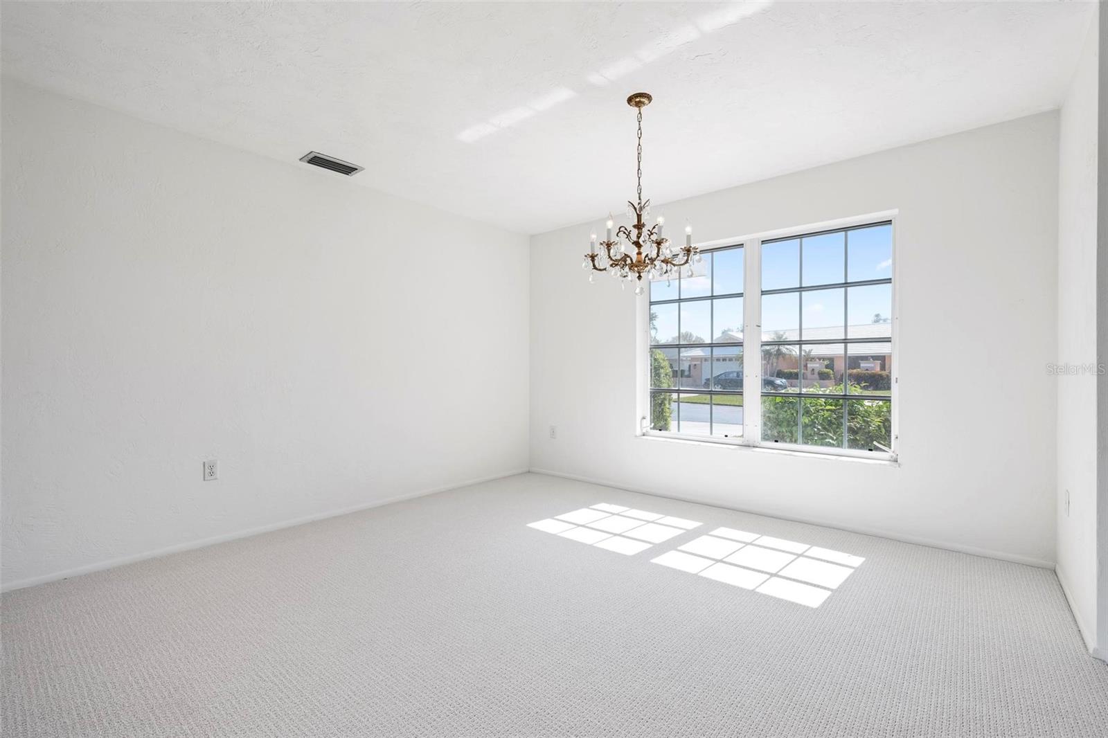 Image 14 of 72 For 980 Doral Lane