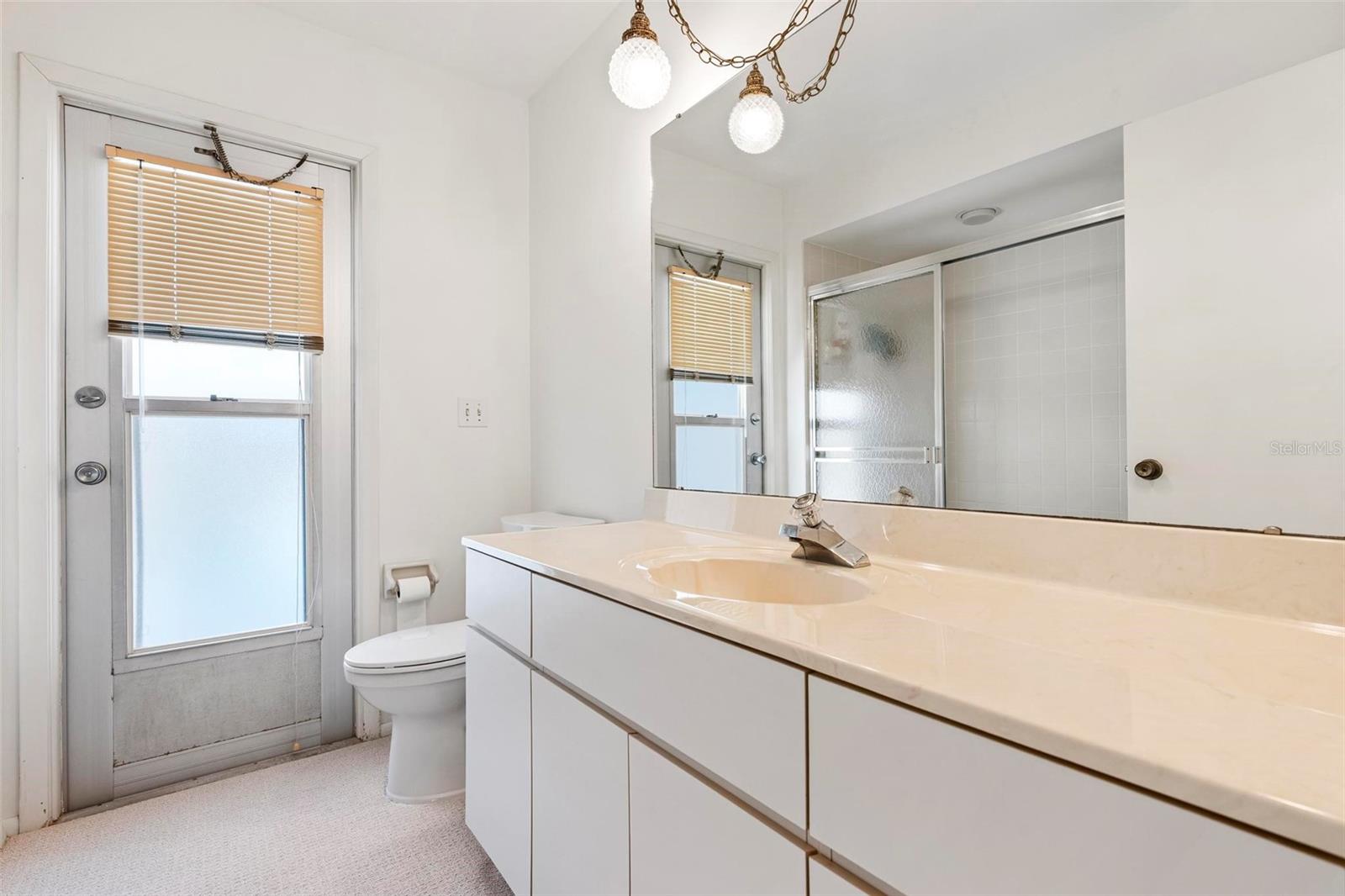 Image 40 of 72 For 980 Doral Lane