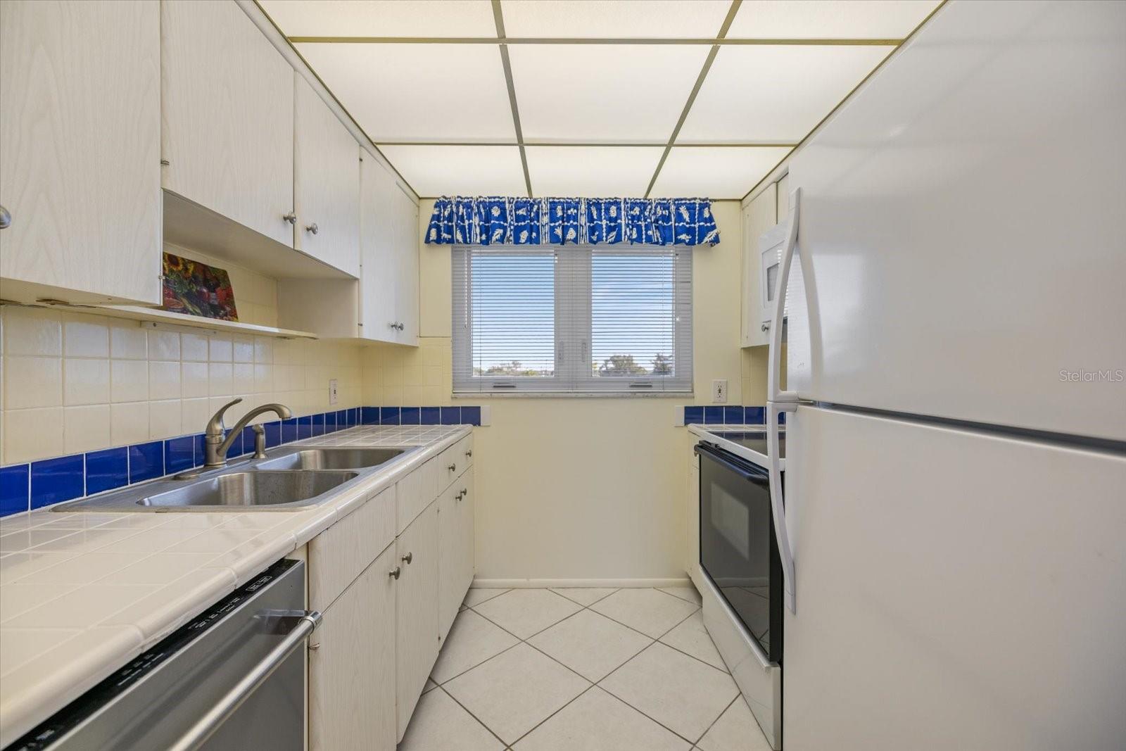 Image 13 of 39 For 649 Tamiami Trail S 301