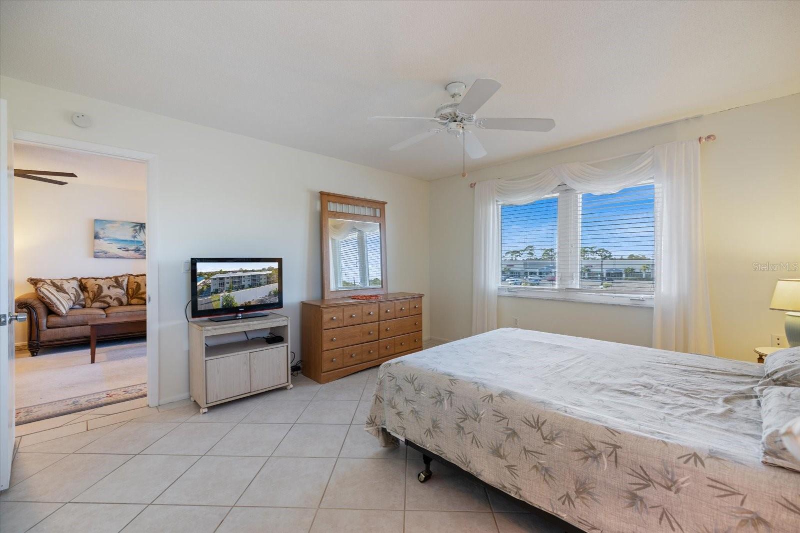 Image 16 of 39 For 649 Tamiami Trail S 301