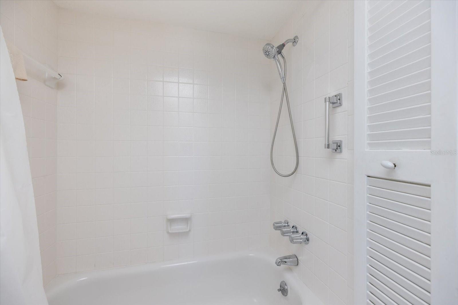 Image 18 of 39 For 649 Tamiami Trail S 301