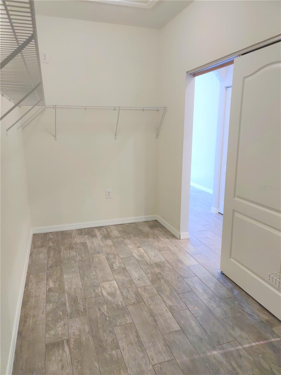 Image 26 of 42 For 5883 Monroe Road