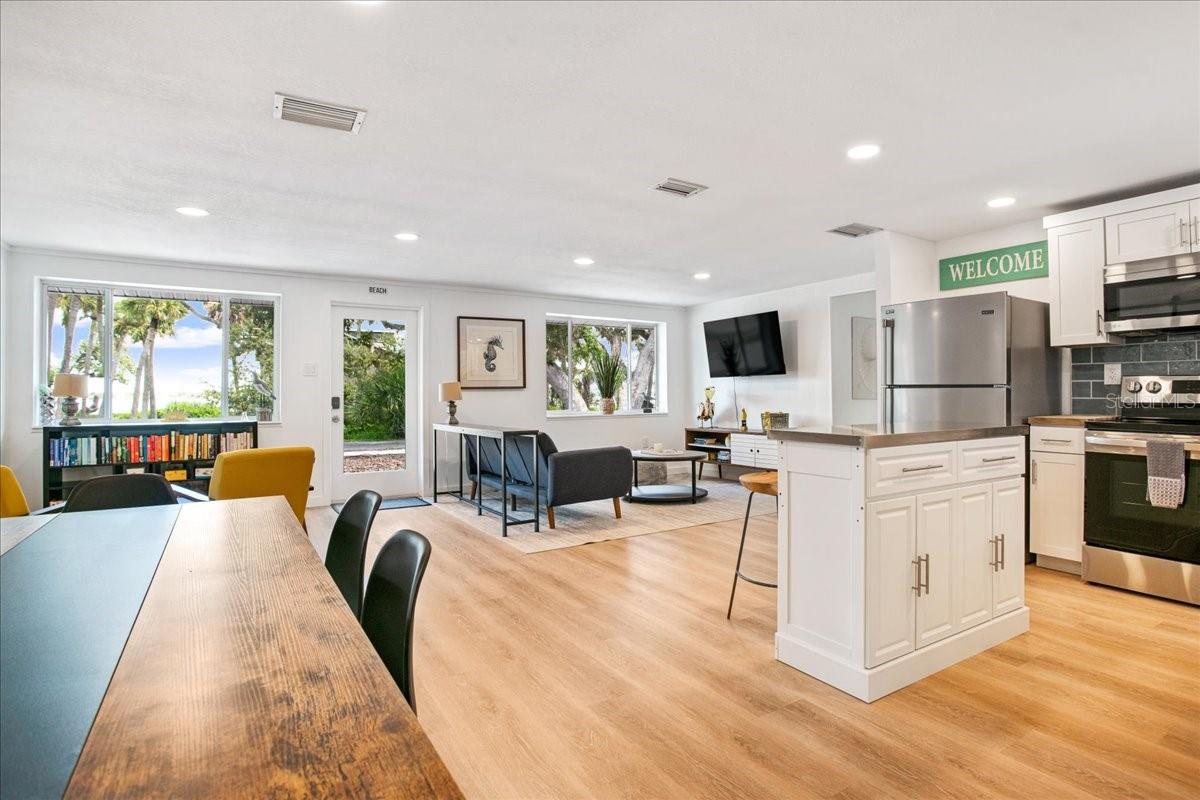 Image 17 of 44 For 4090 Pelican Shores Circle