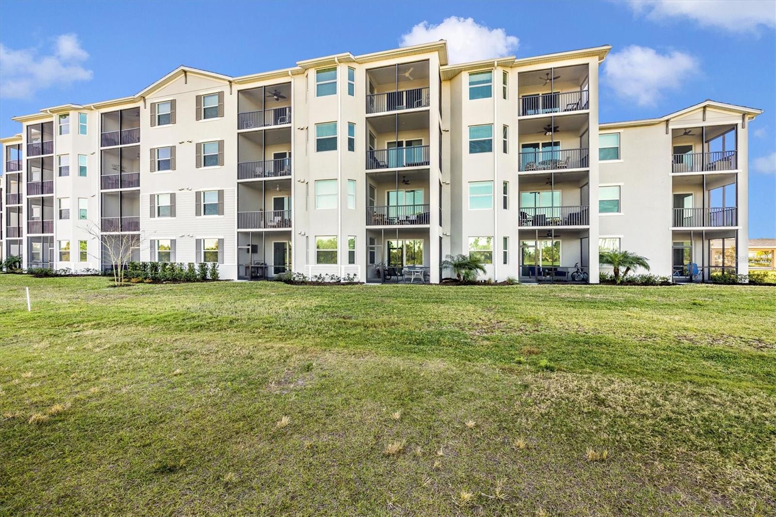 Image 4 of 52 For 12180 Wellen Golf Street 301