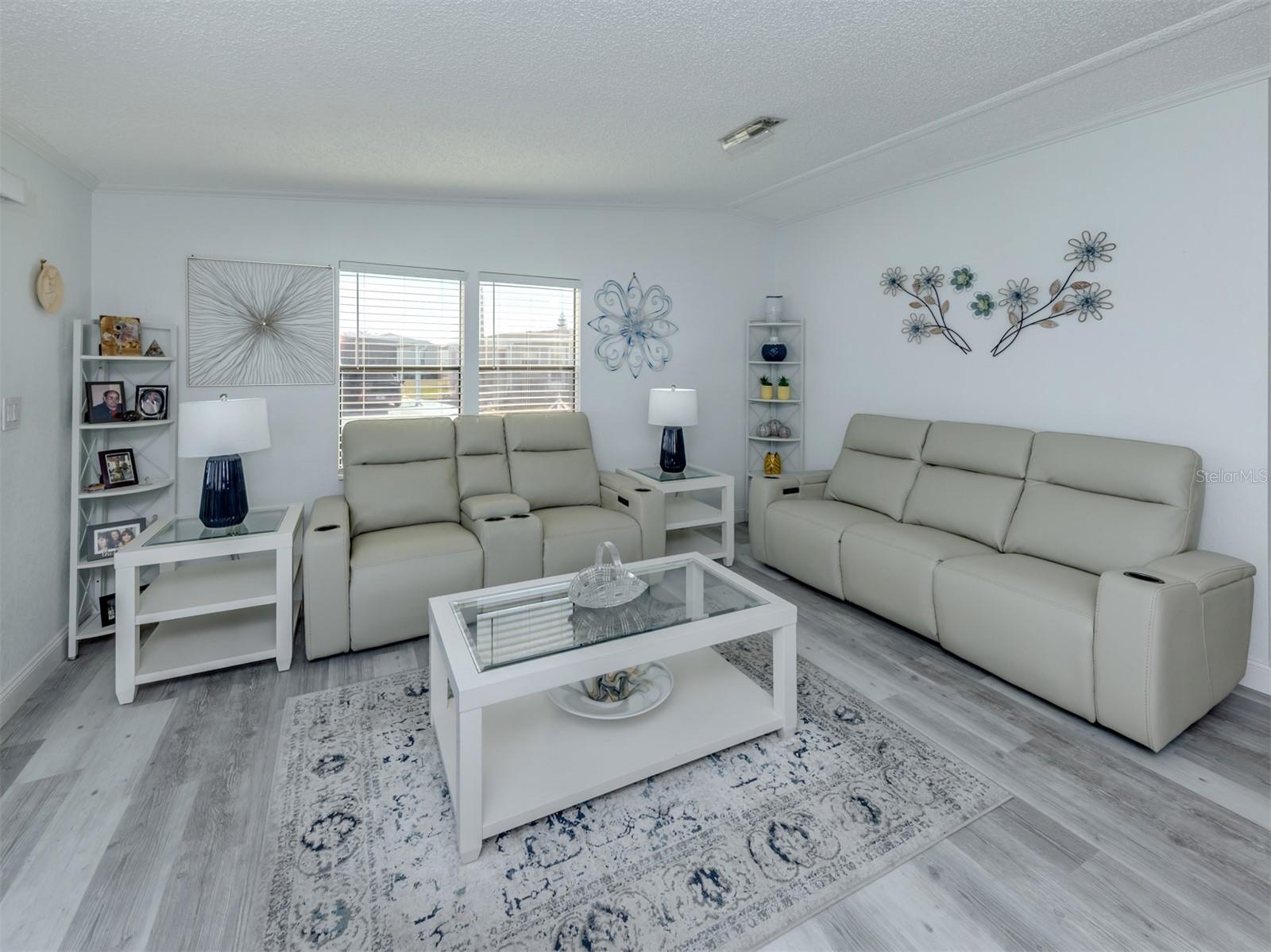 Listing photo id 8 for 599 Portside Drive