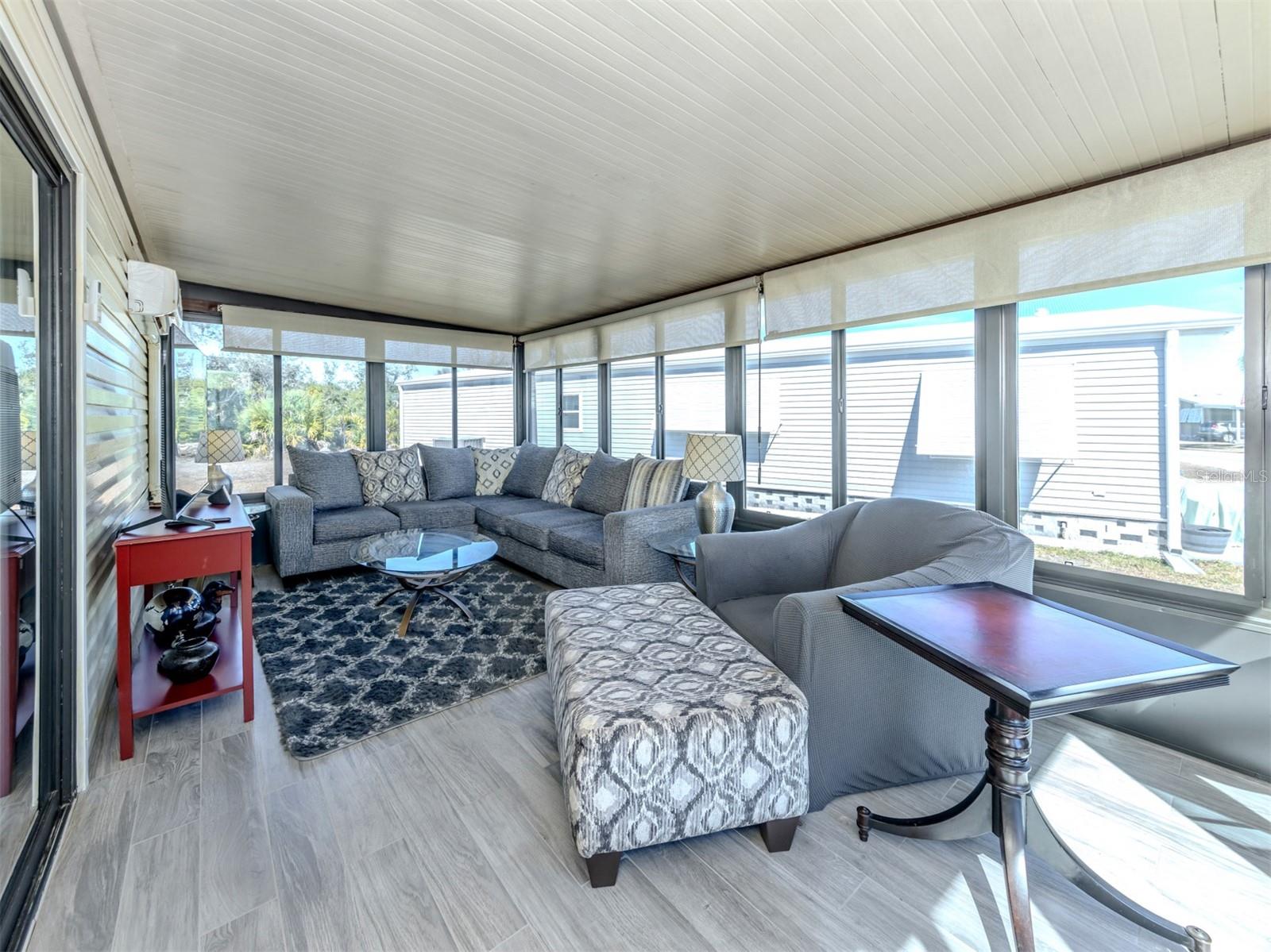 Listing photo id 11 for 599 Portside Drive