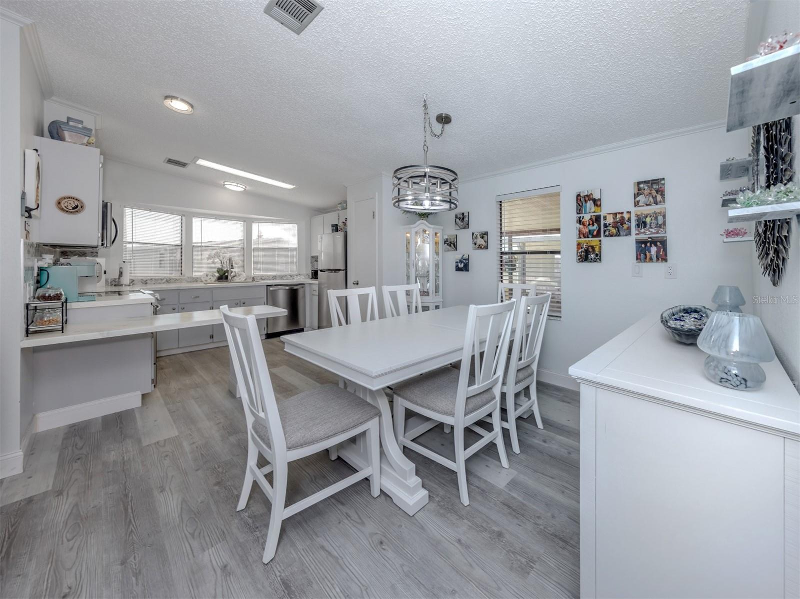 Listing photo id 15 for 599 Portside Drive