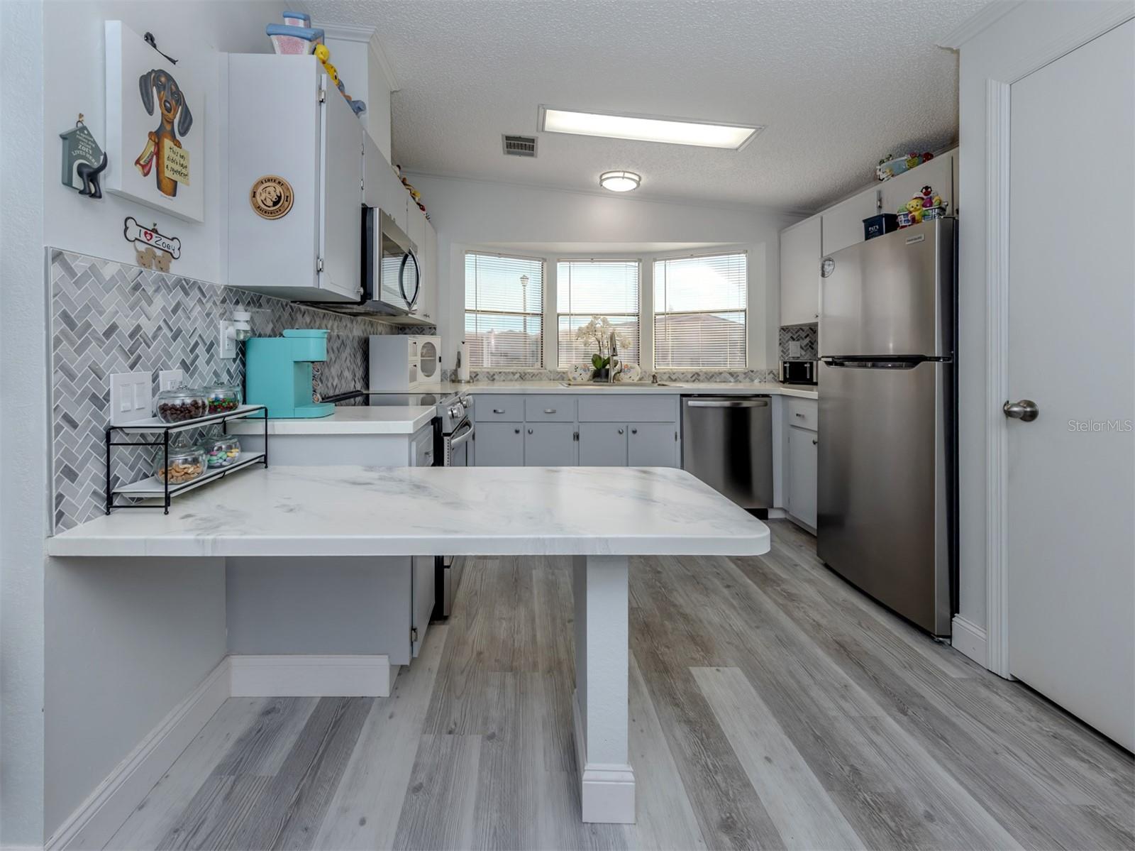 Listing photo id 16 for 599 Portside Drive