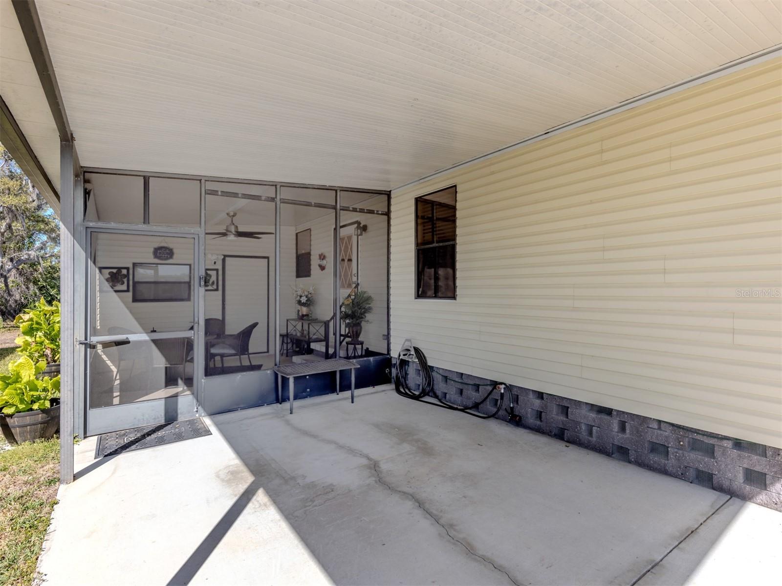 Listing photo id 4 for 599 Portside Drive