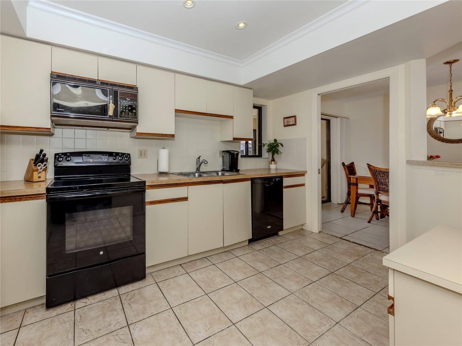 Image 14 of 35 For 800 Capri Isles Boulevard 236