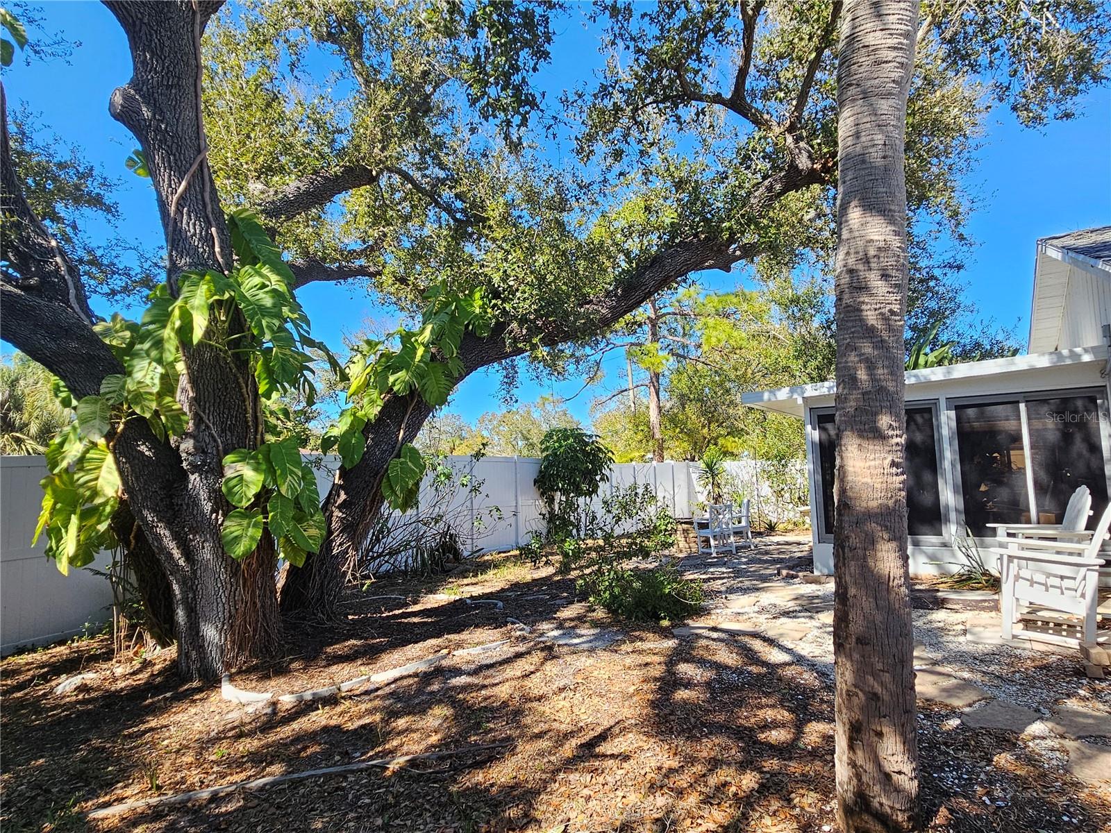 Image 18 of 45 For 272 Loyola Road