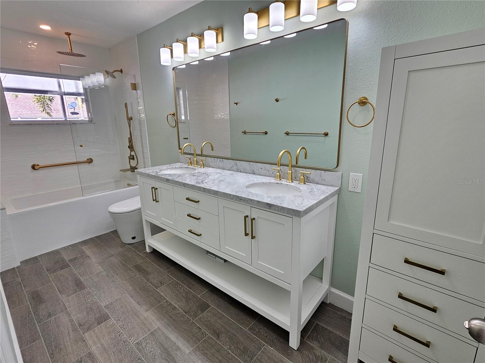 Image 35 of 45 For 272 Loyola Road