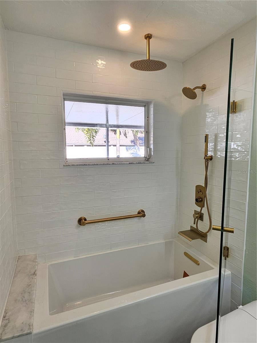 Image 38 of 45 For 272 Loyola Road