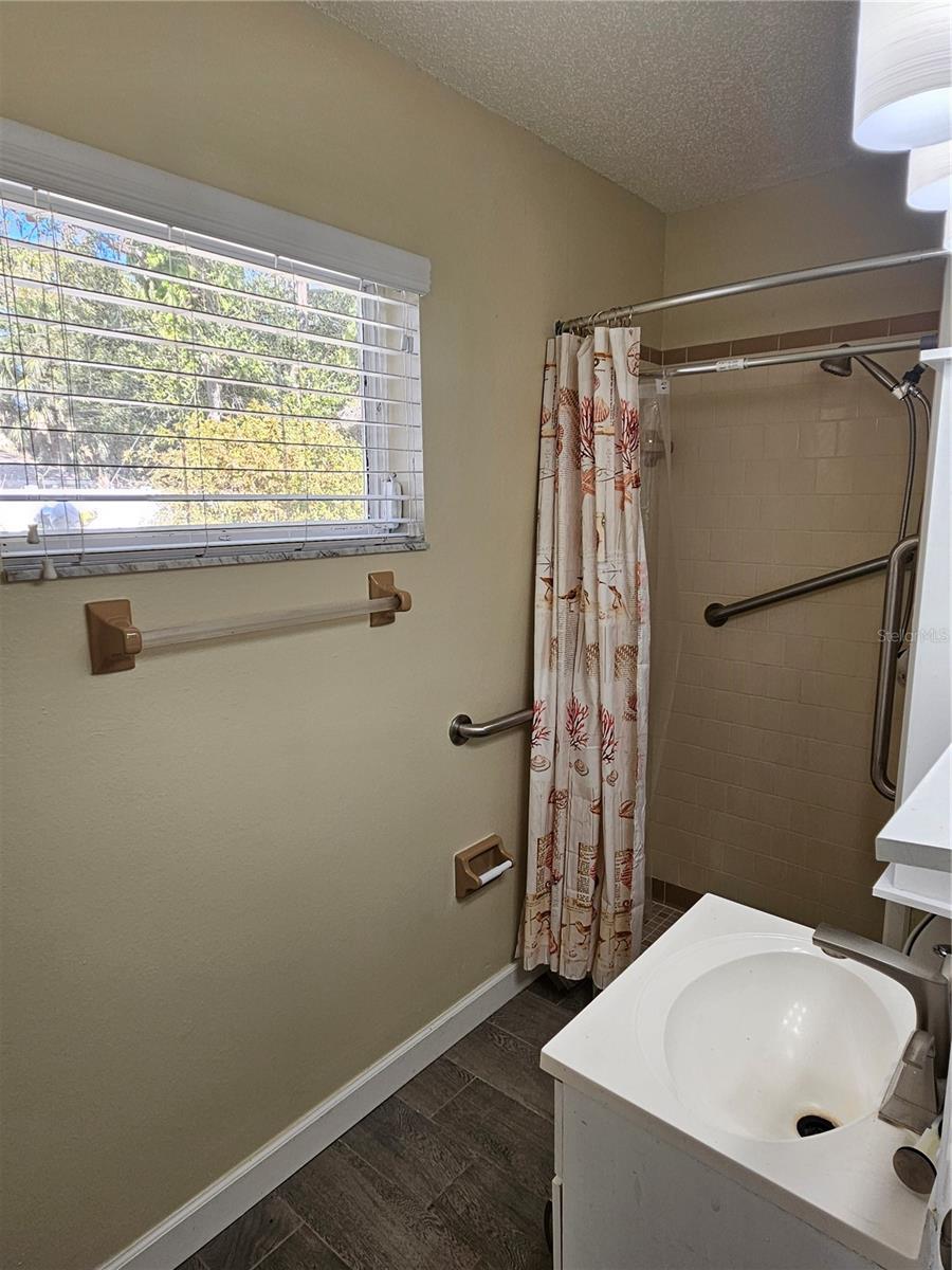 Image 42 of 45 For 272 Loyola Road