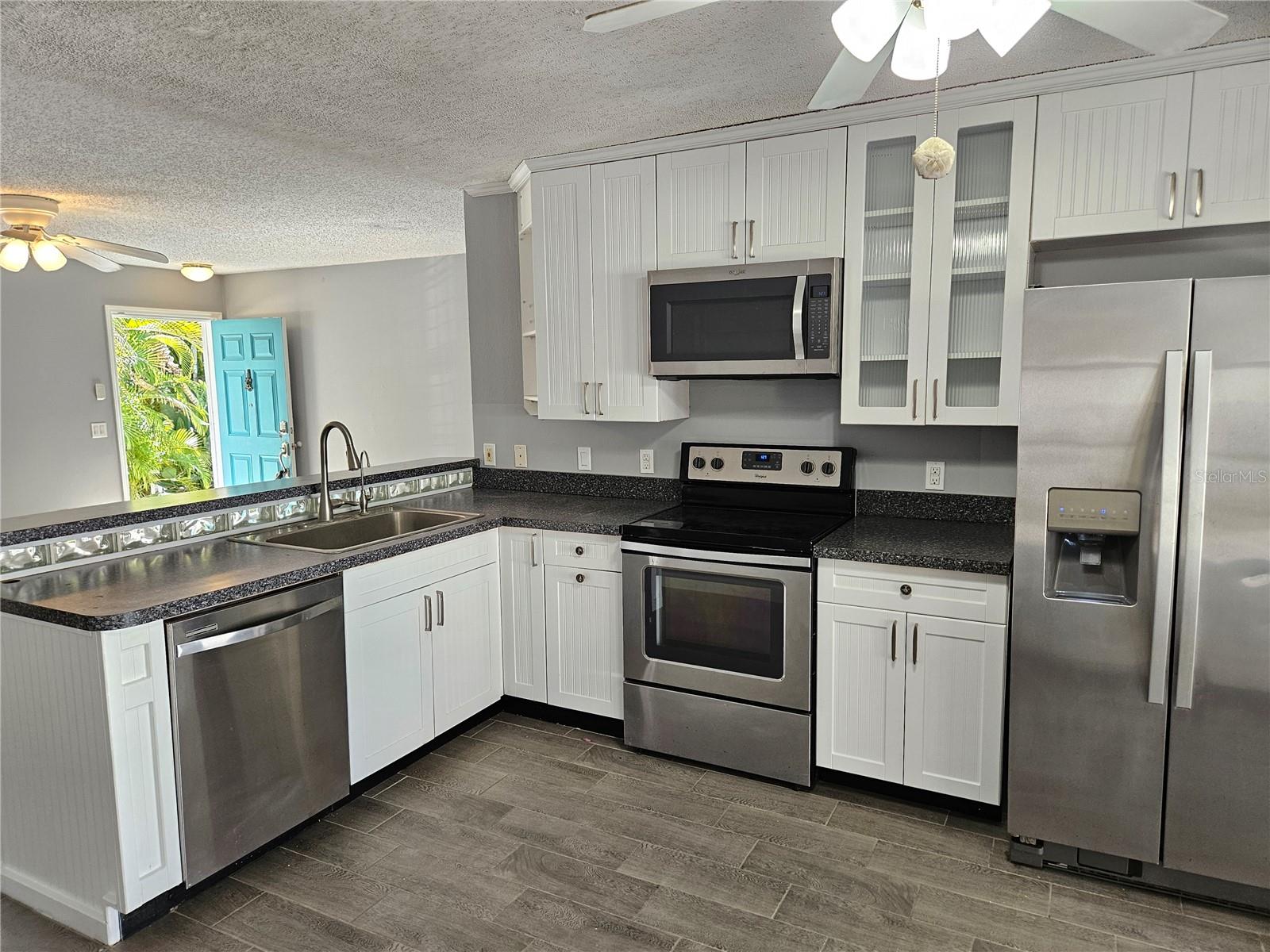 Image 6 of 45 For 272 Loyola Road