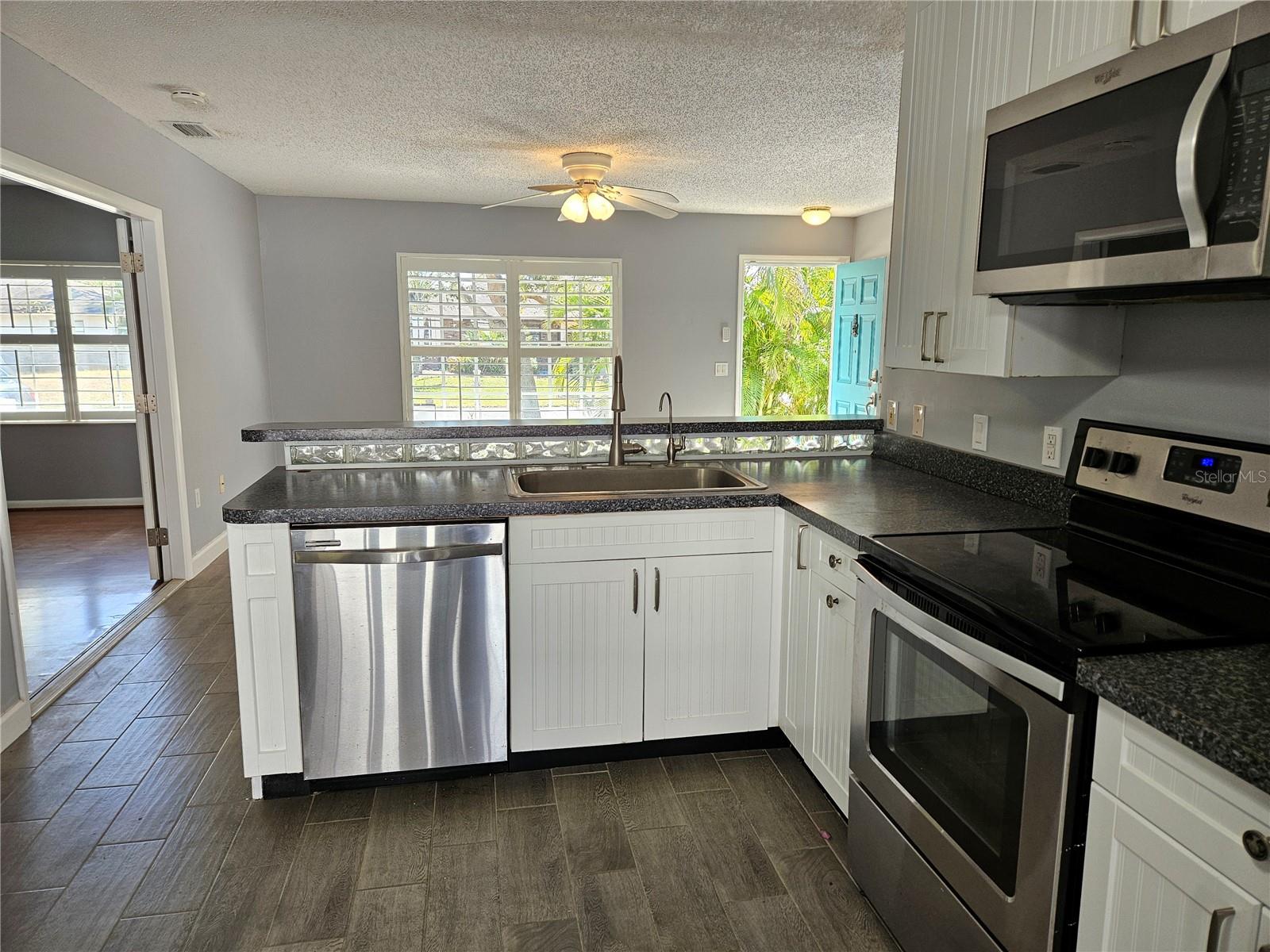 Image 7 of 45 For 272 Loyola Road