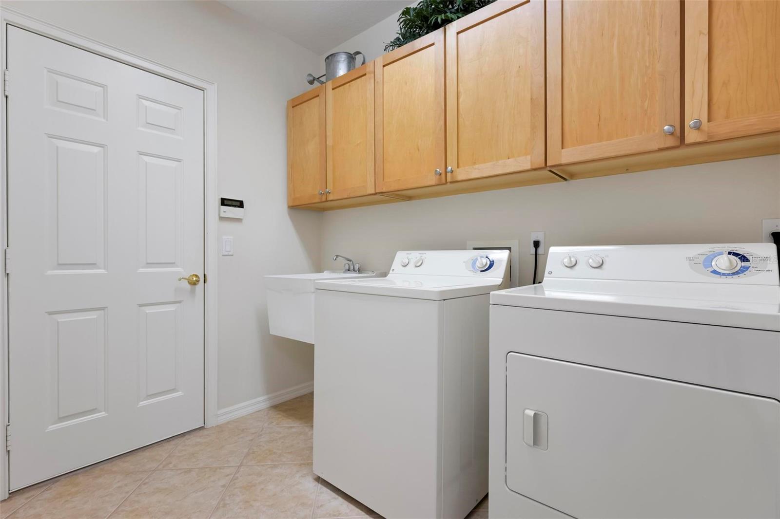 Image 25 of 40 For 102 Padova Way 55