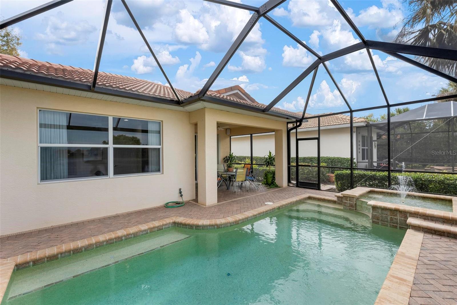 Image 30 of 40 For 102 Padova Way 55