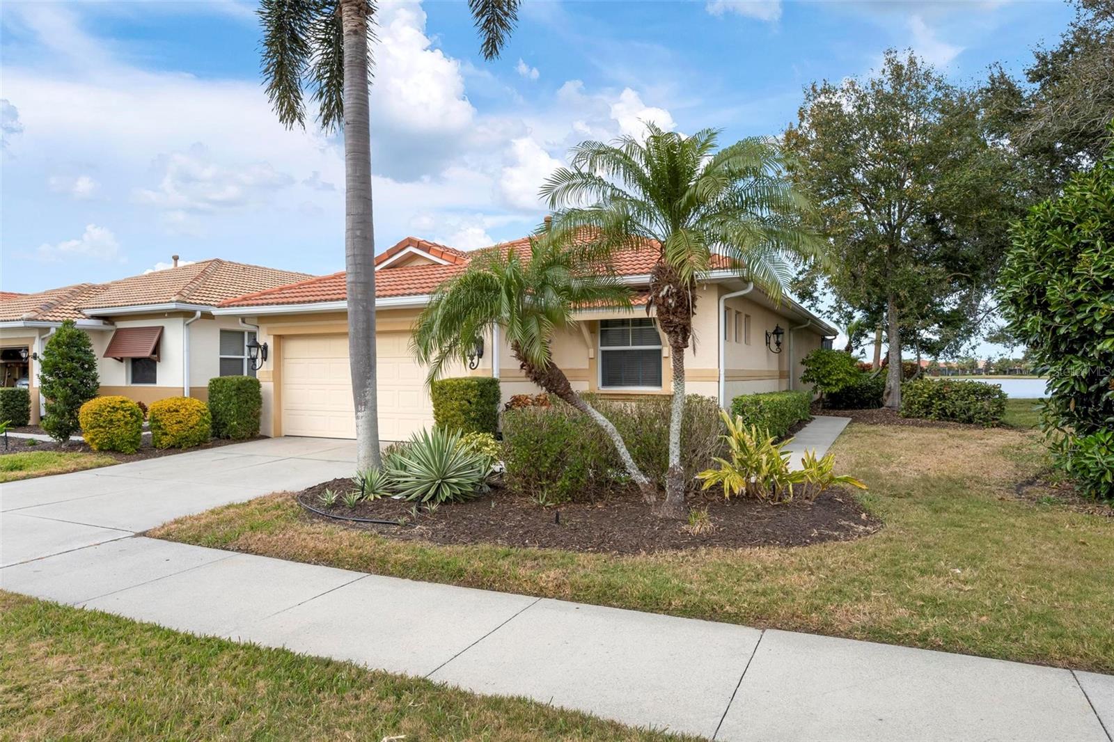 Image 37 of 40 For 102 Padova Way 55