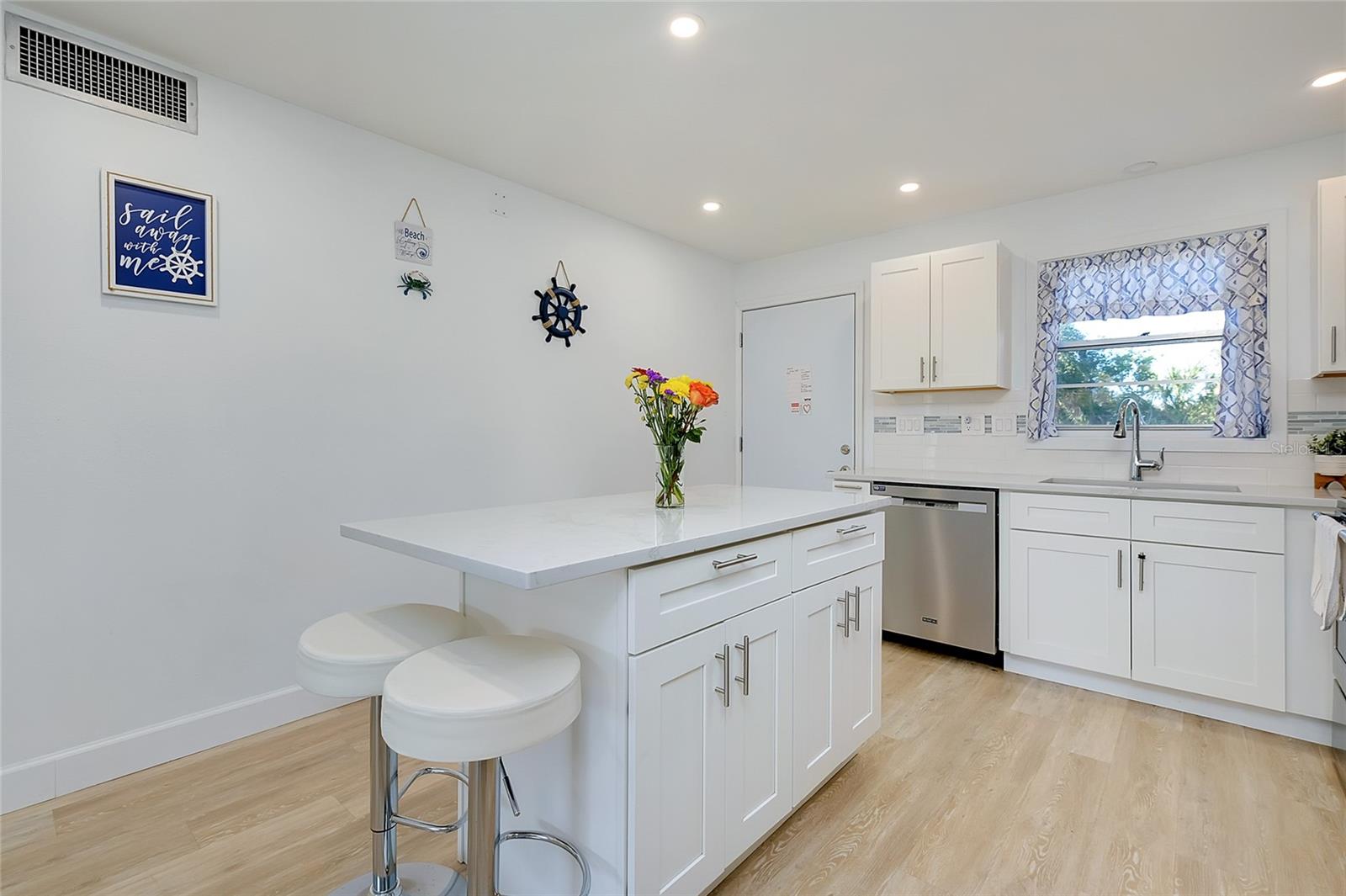 Image 16 of 57 For 1 Quails Run Boulevard 2