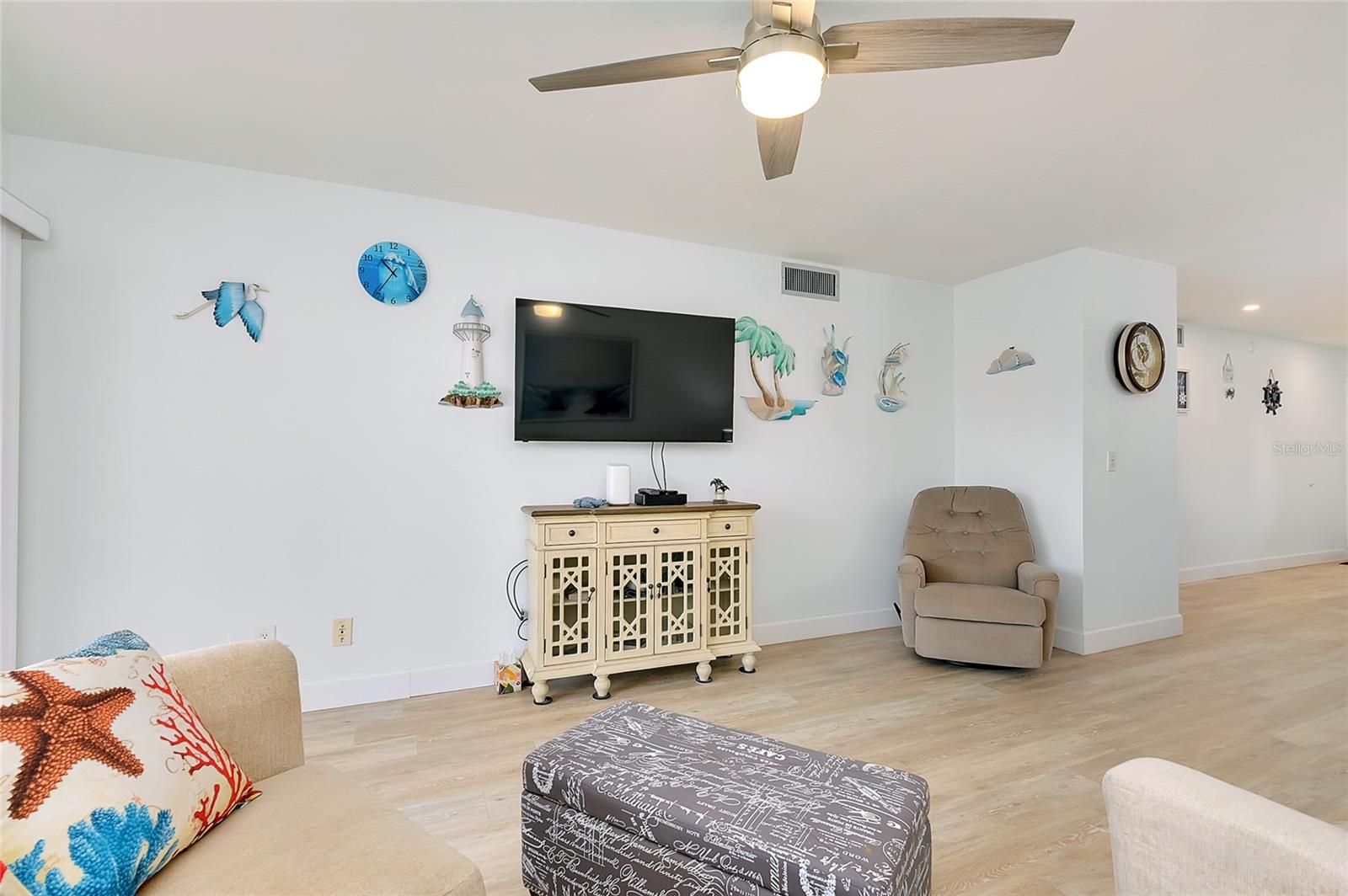 Image 24 of 57 For 1 Quails Run Boulevard 2