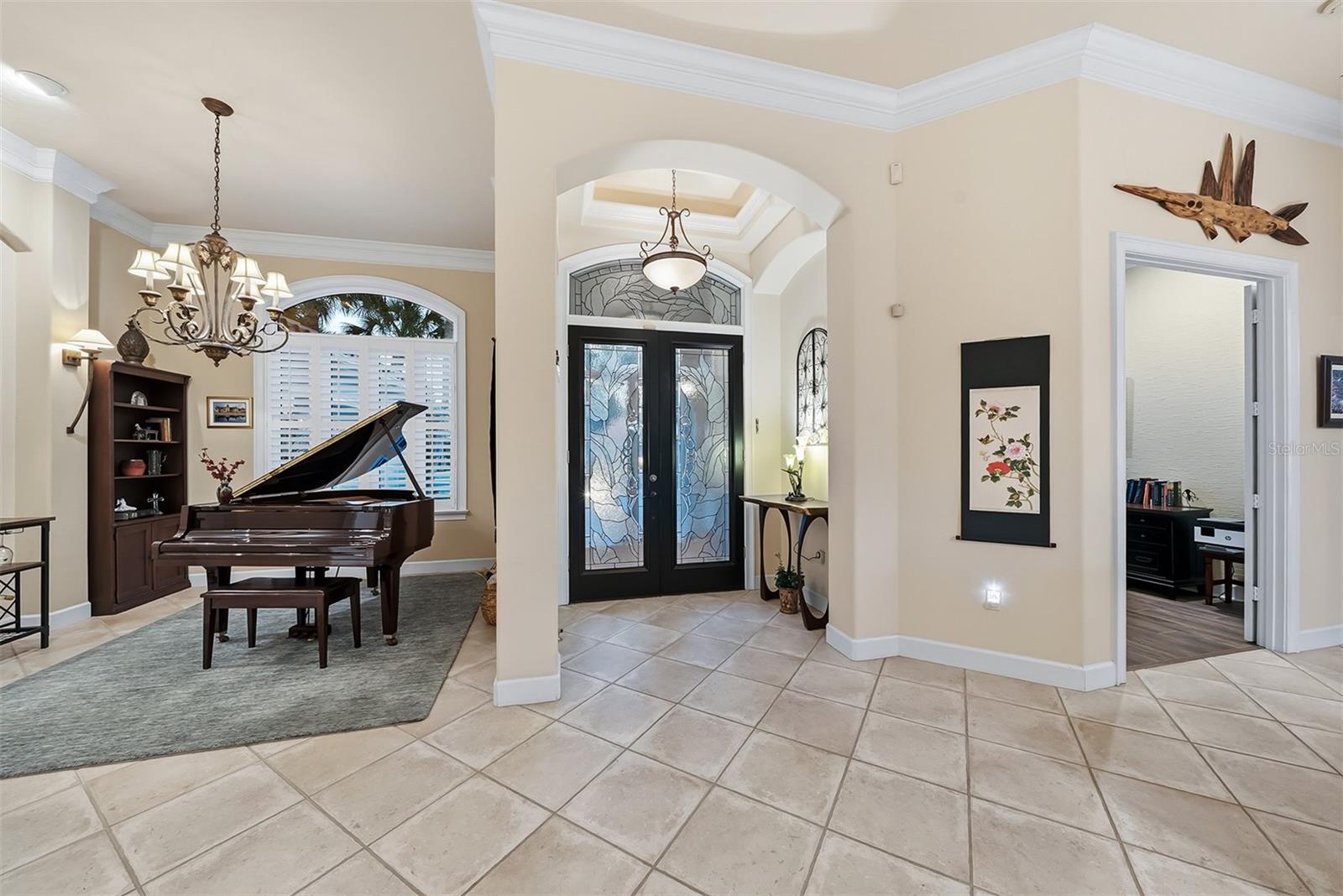 Image 12 of 93 For 6 Saint Martin Circle