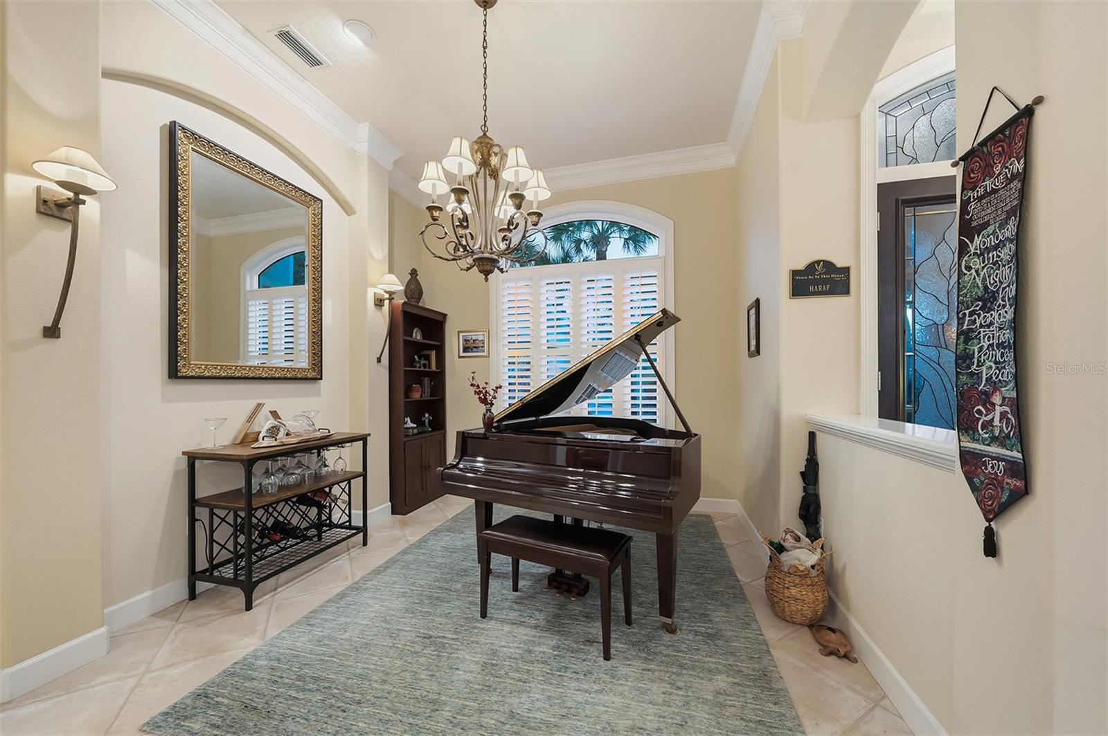 Image 17 of 93 For 6 Saint Martin Circle