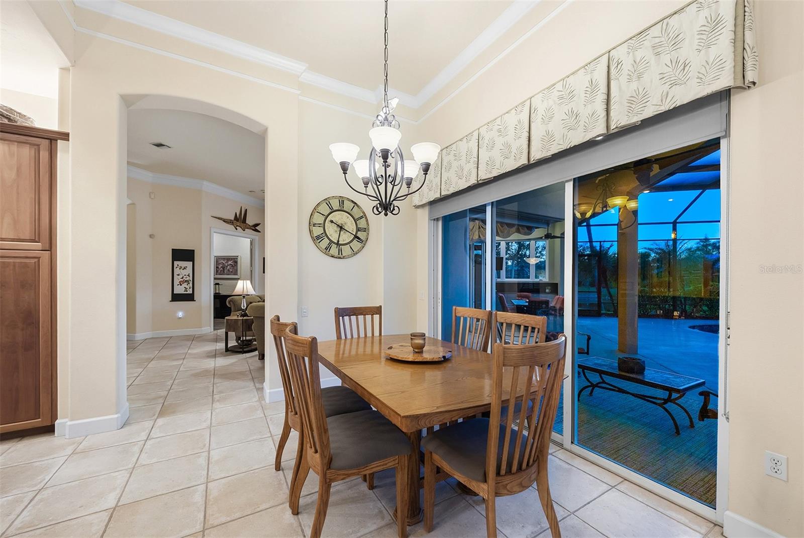 Image 23 of 93 For 6 Saint Martin Circle