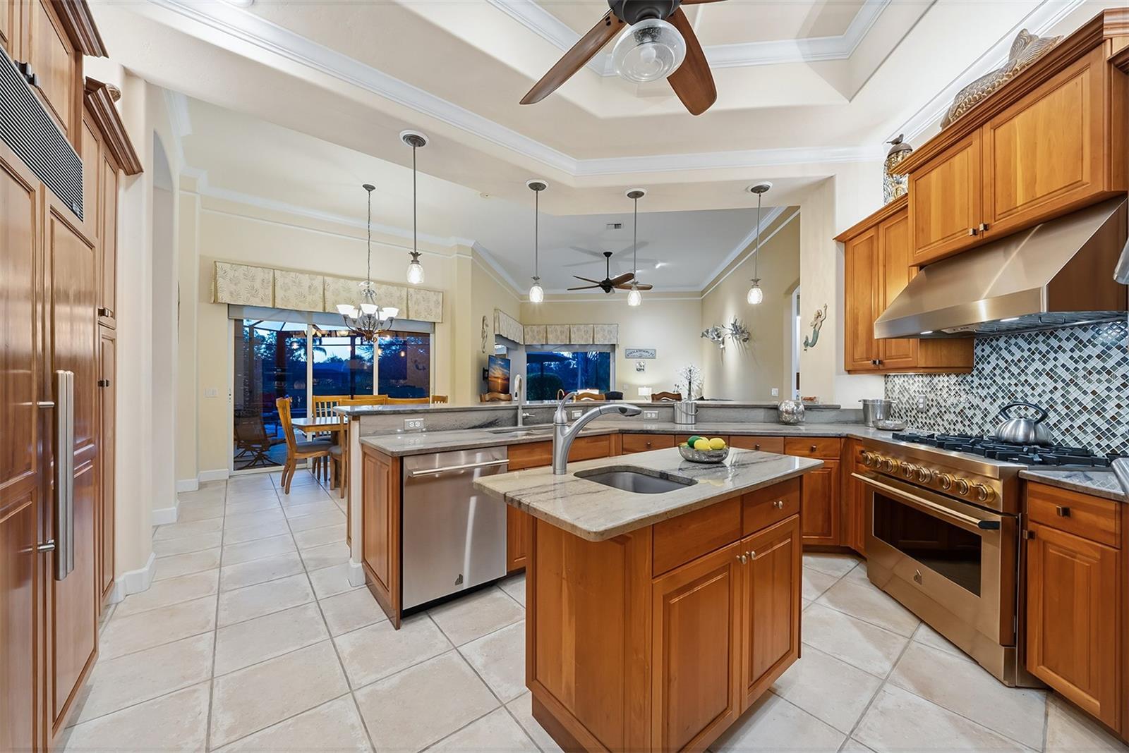 Image 26 of 93 For 6 Saint Martin Circle