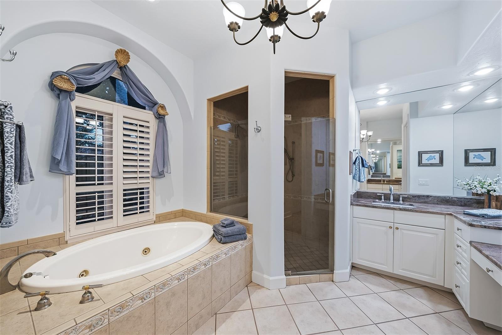 Image 33 of 93 For 6 Saint Martin Circle