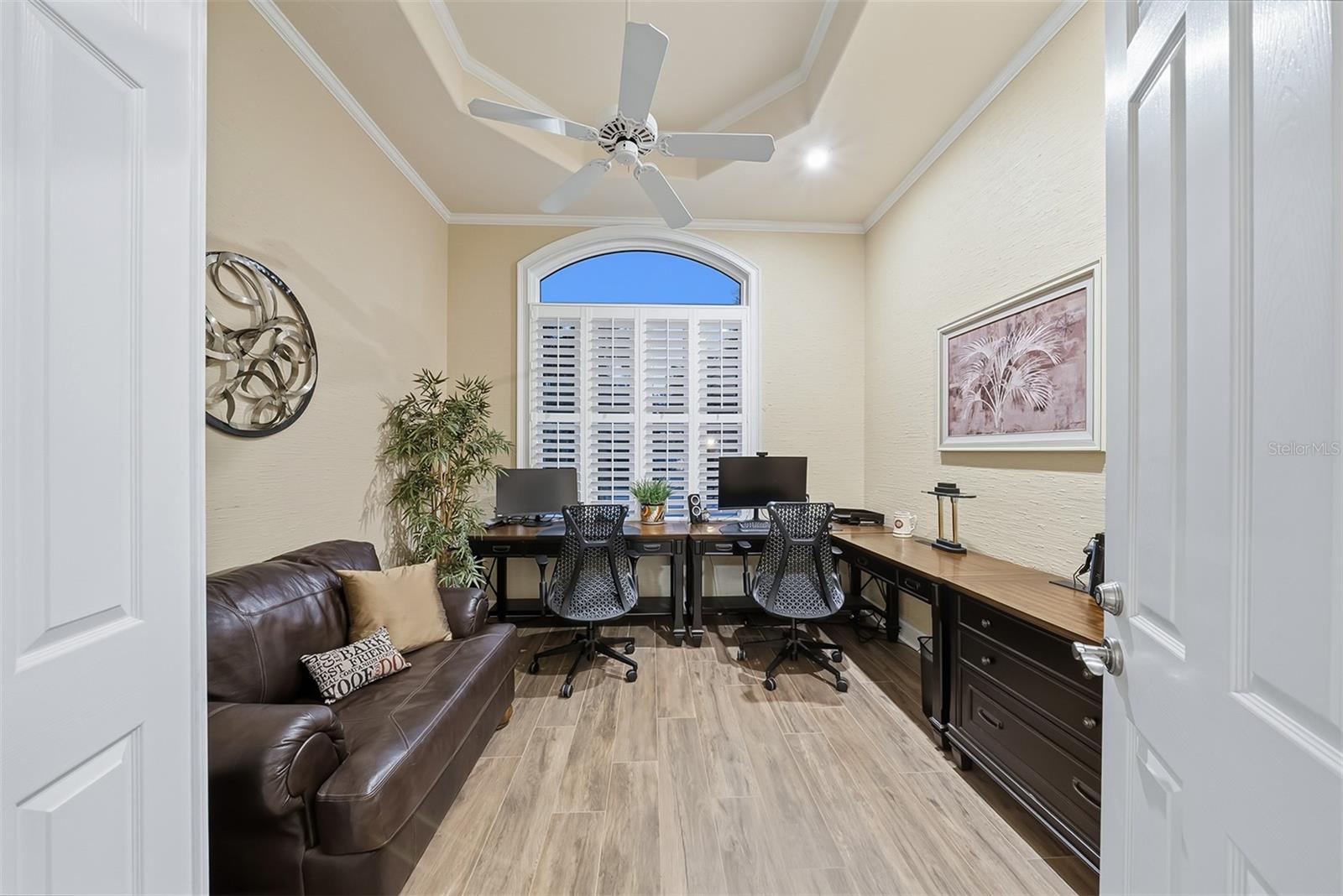 Image 34 of 93 For 6 Saint Martin Circle