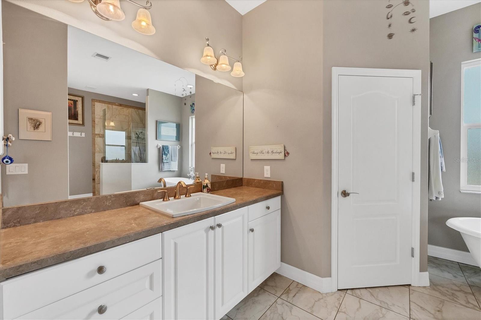 Image 26 of 49 For 2350 Mission Valley Boulevard