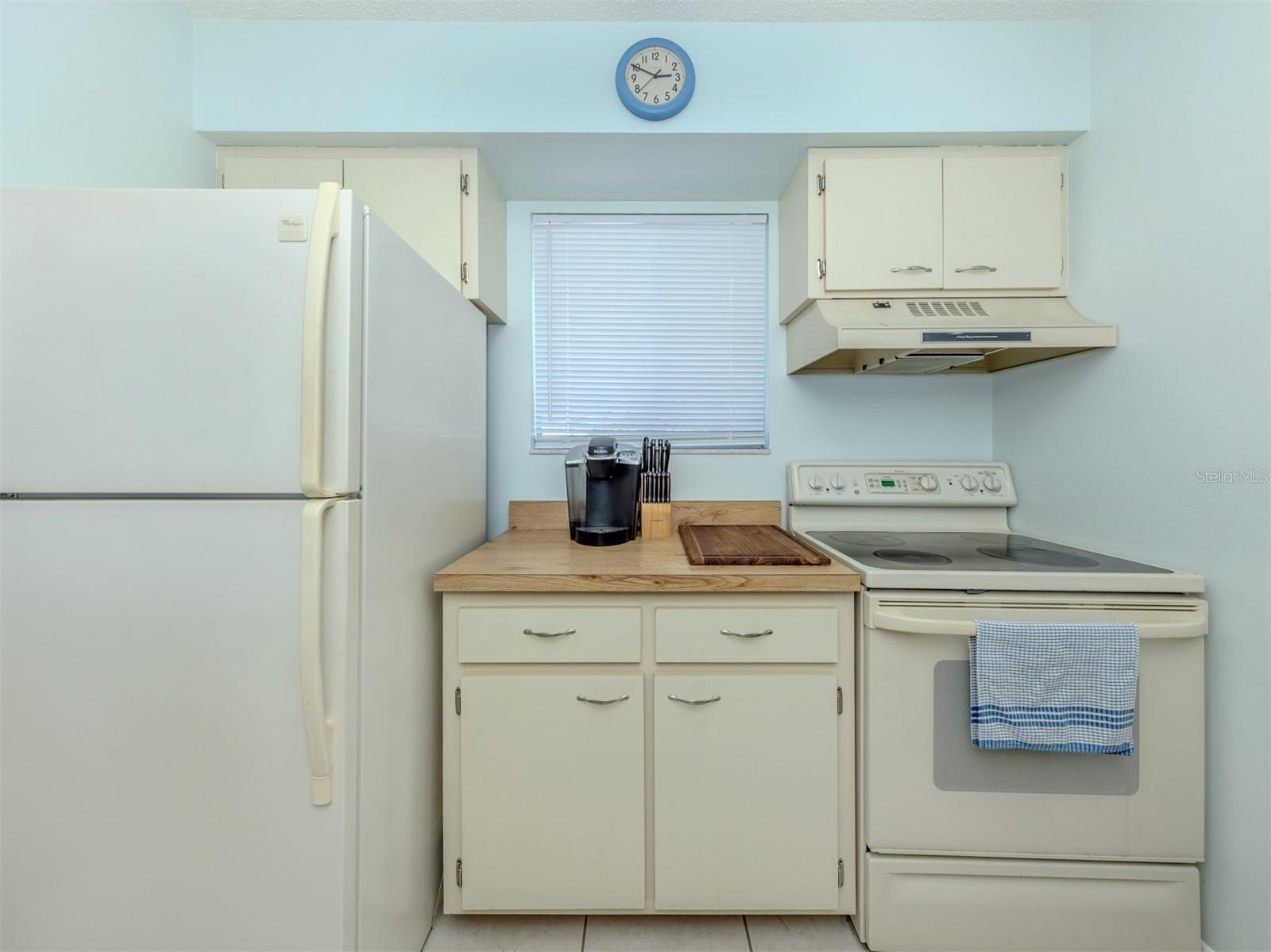 Image 19 of 68 For 217 Airport Avenue W 216