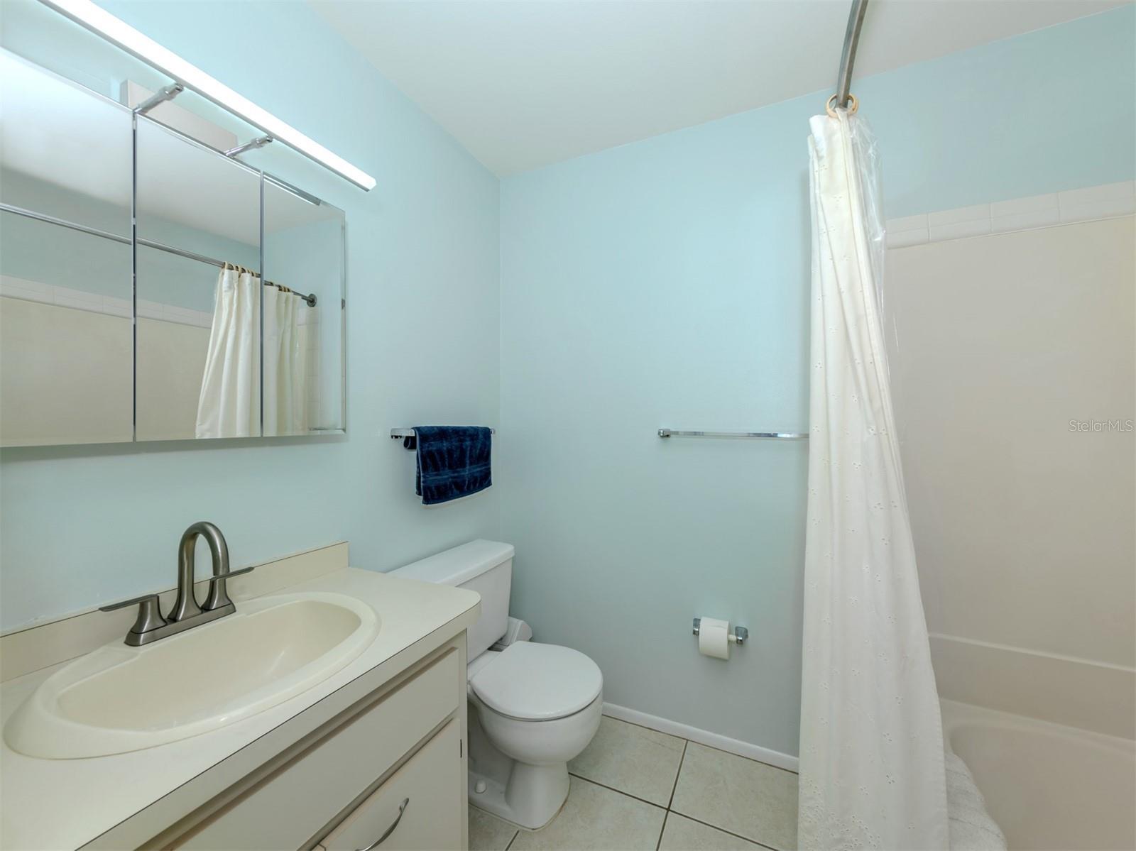 Image 23 of 68 For 217 Airport Avenue W 216