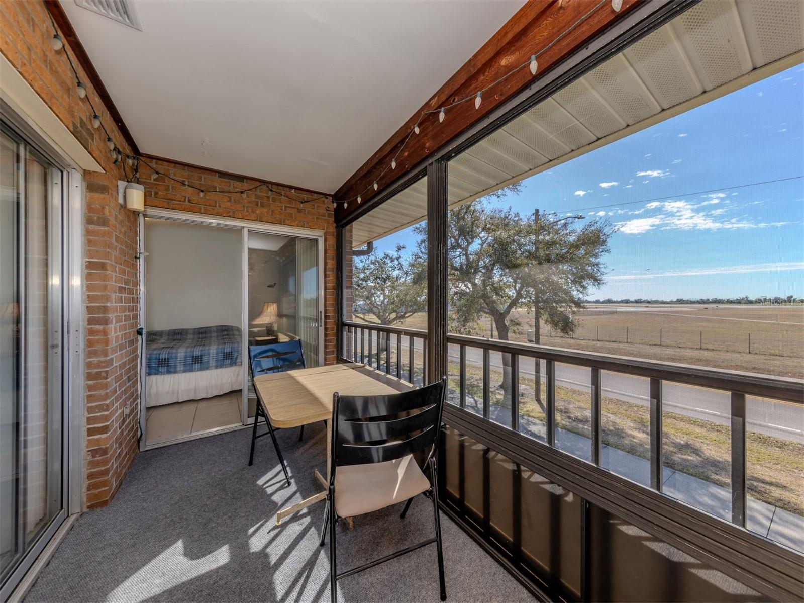 Image 27 of 68 For 217 Airport Avenue W 216