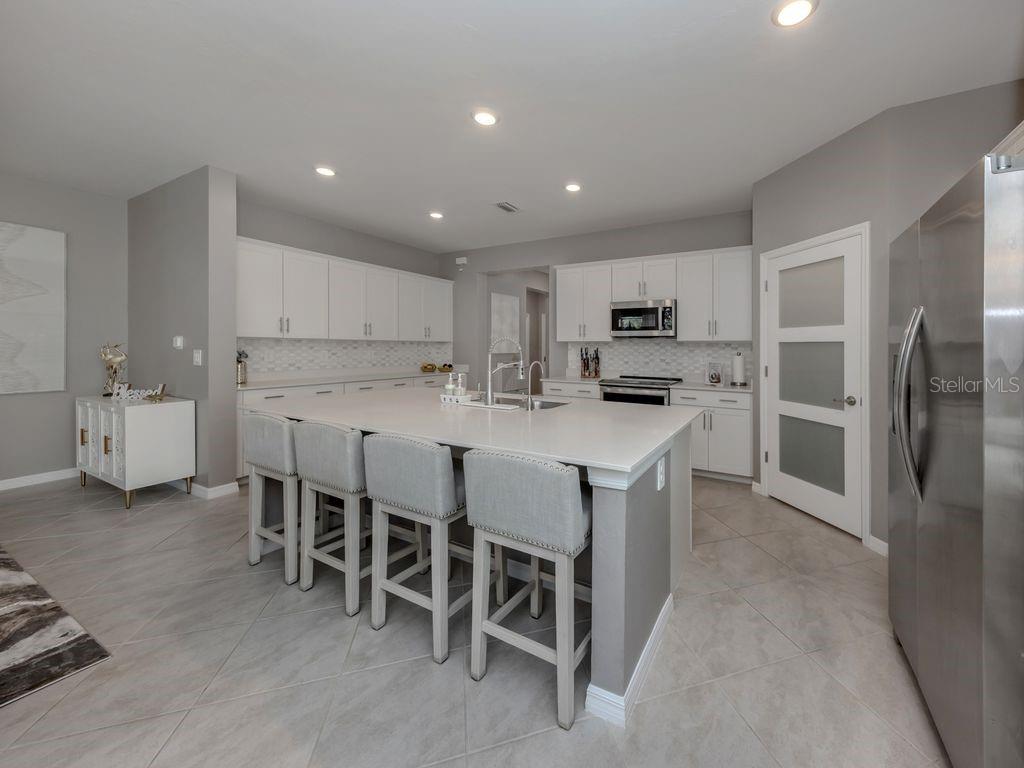 Image 12 of 42 For 11450 Burgundy Drive