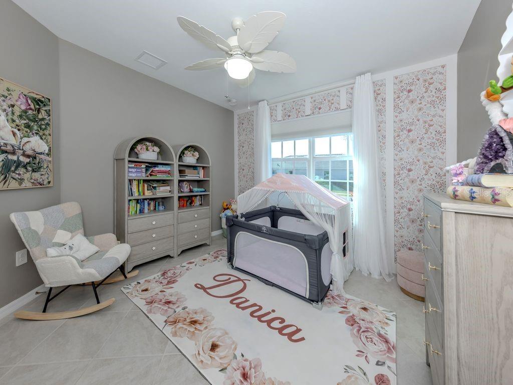 Image 19 of 42 For 11450 Burgundy Drive