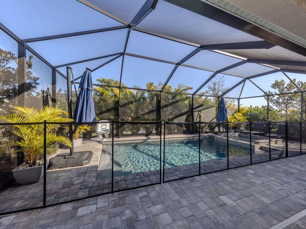 Image 25 of 42 For 11450 Burgundy Drive