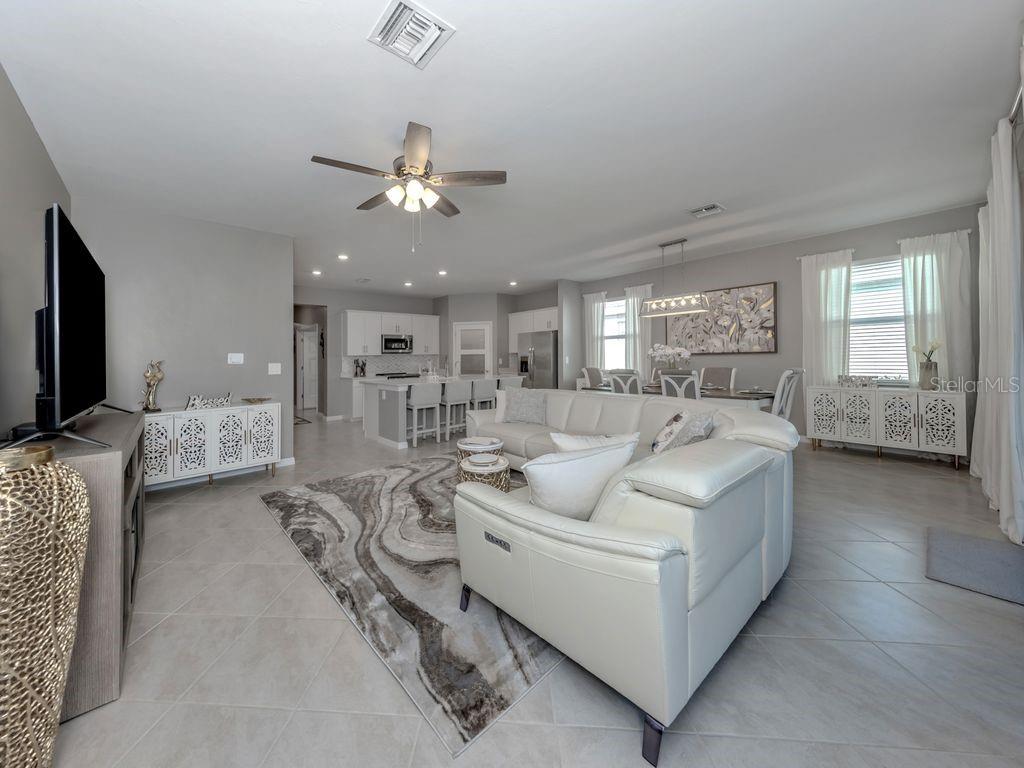 Image 30 of 42 For 11450 Burgundy Drive