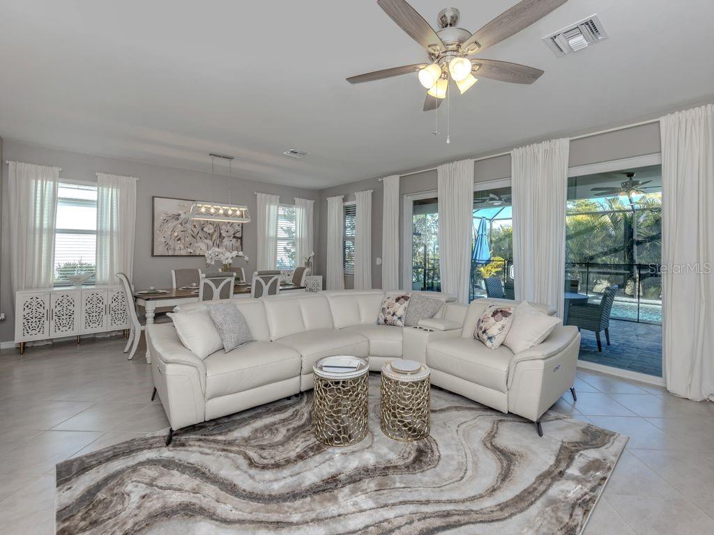 Image 7 of 42 For 11450 Burgundy Drive